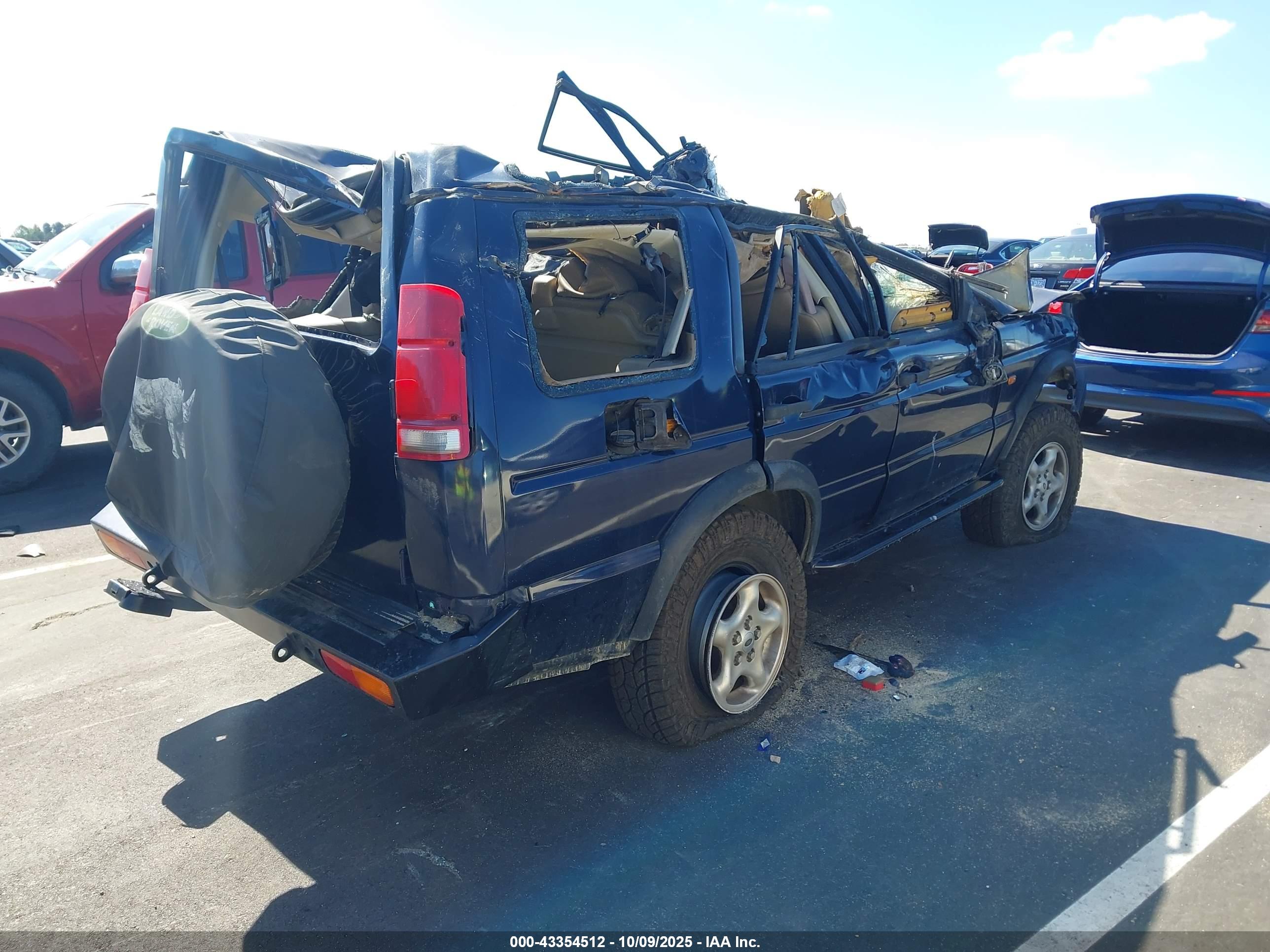 LAND ROVER image 4