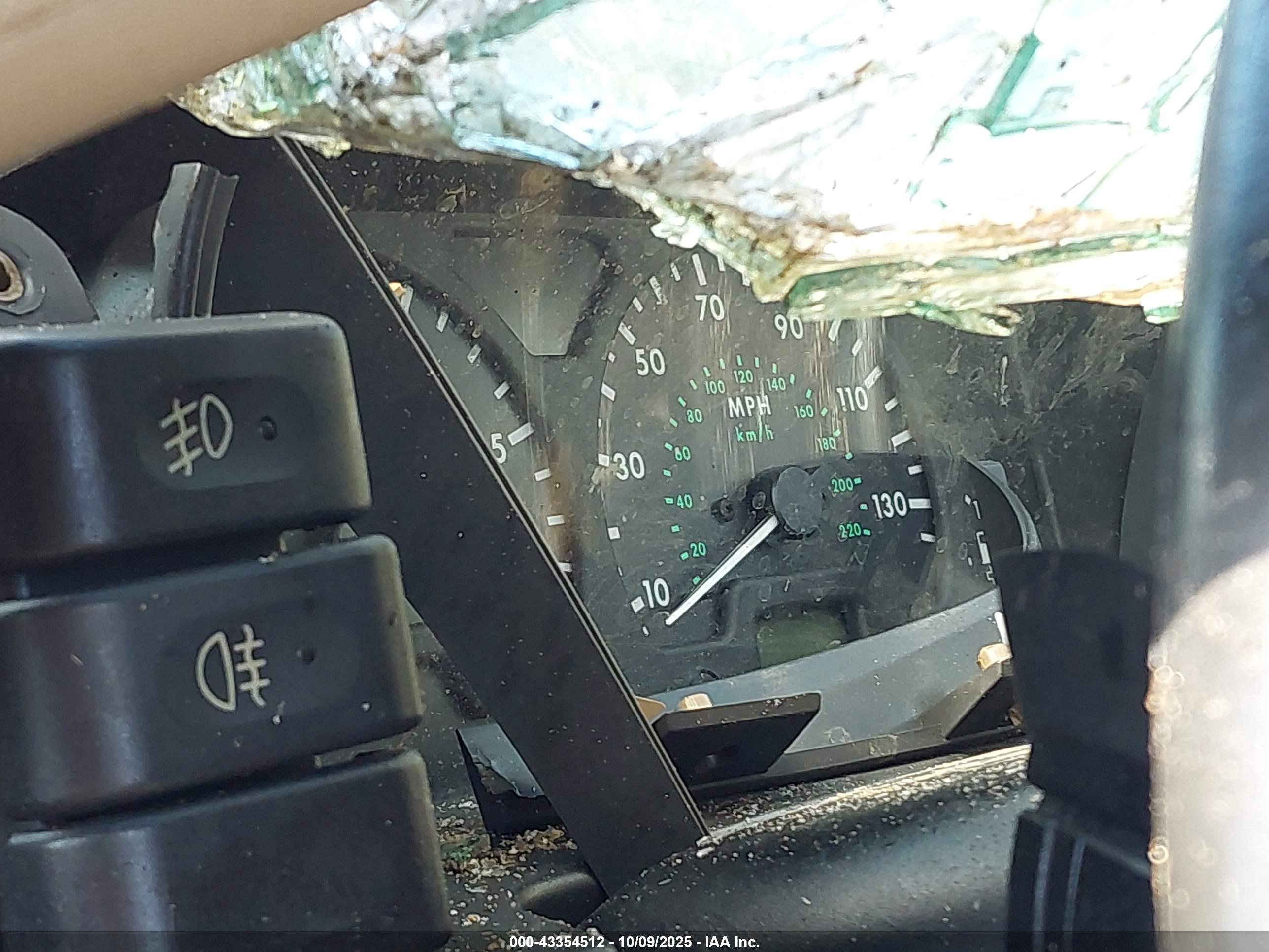 LAND ROVER image 7