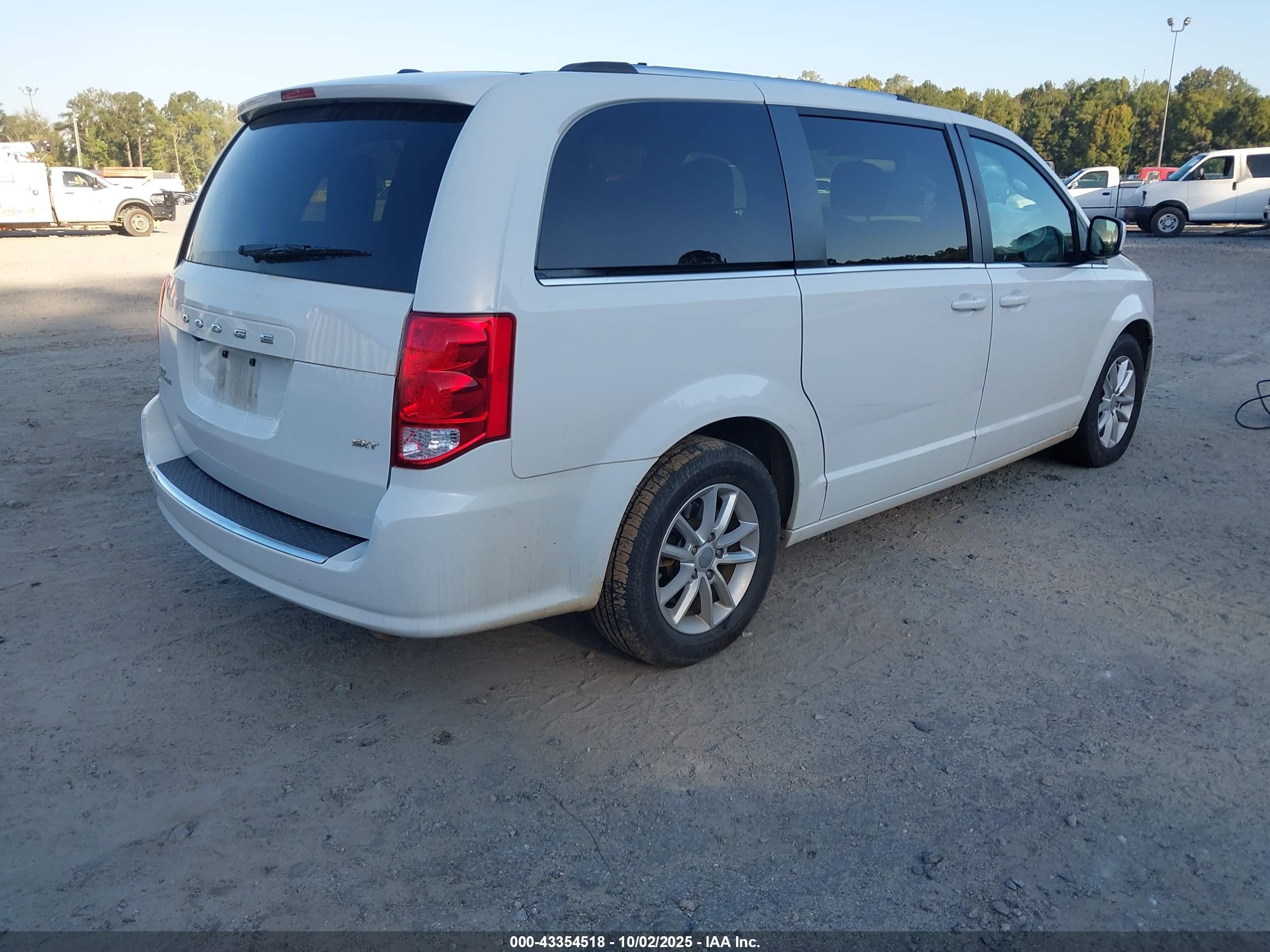 DODGE GRAND image 4
