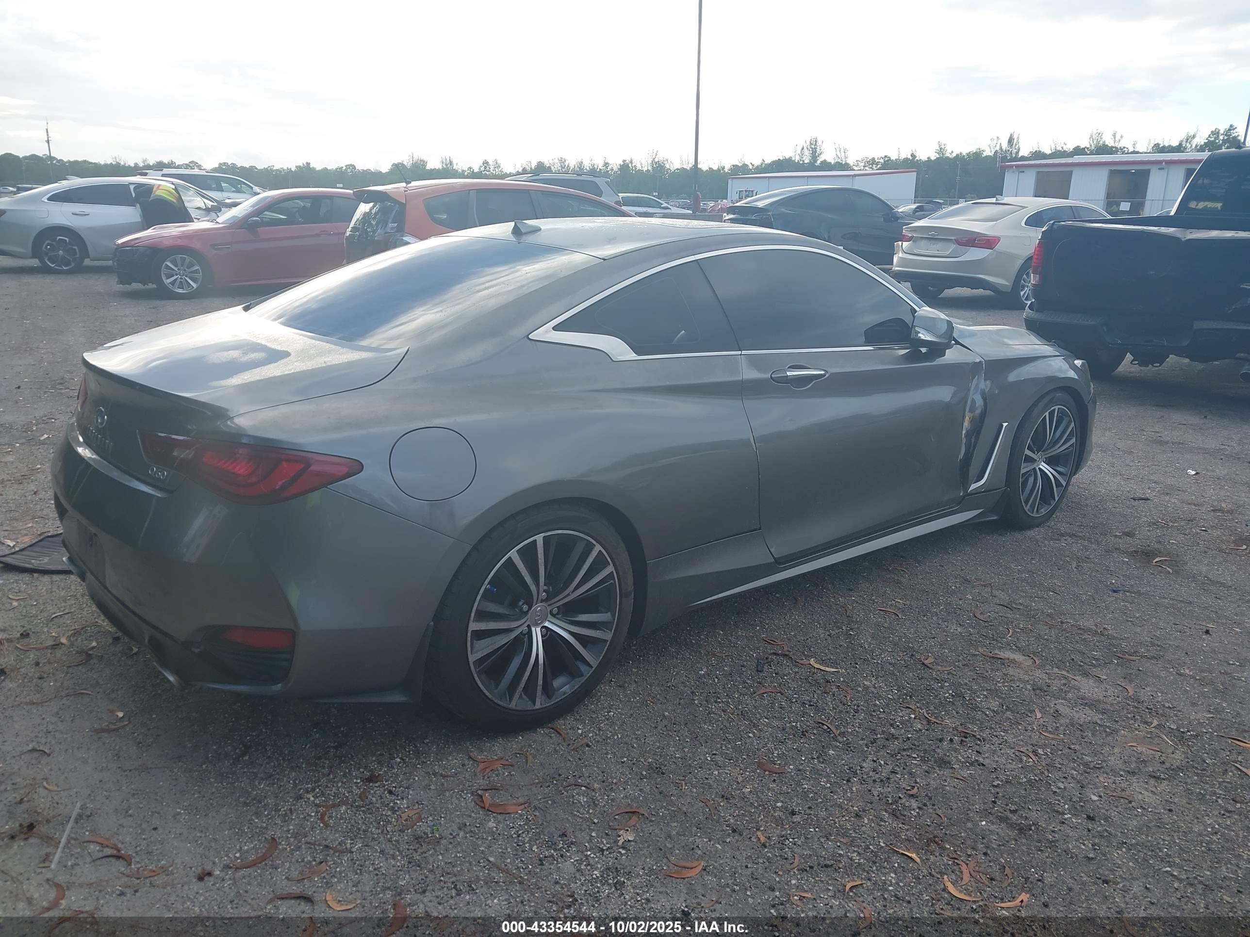 INFINITI Q60 image 4