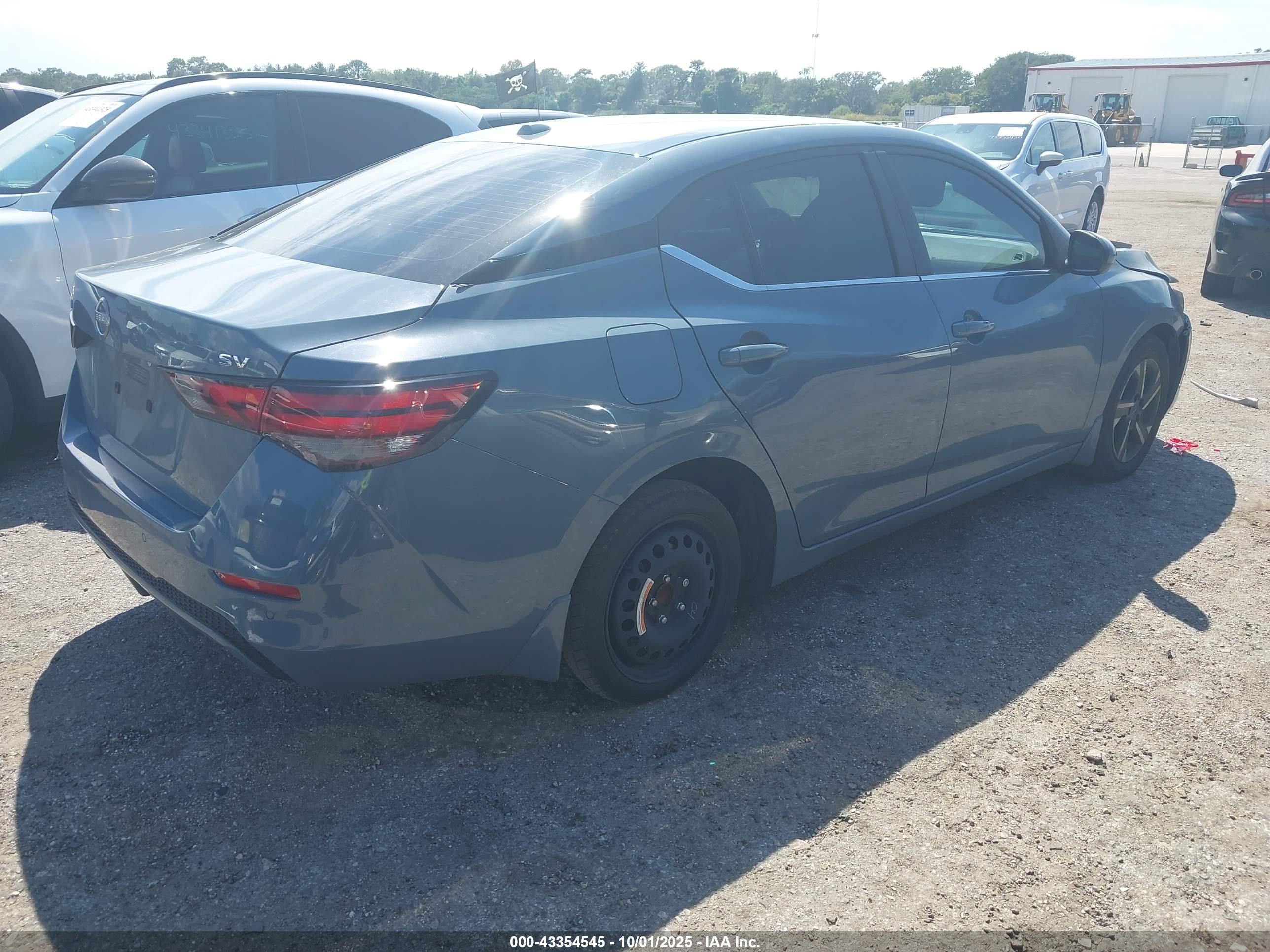 NISSAN SENTRA image 4