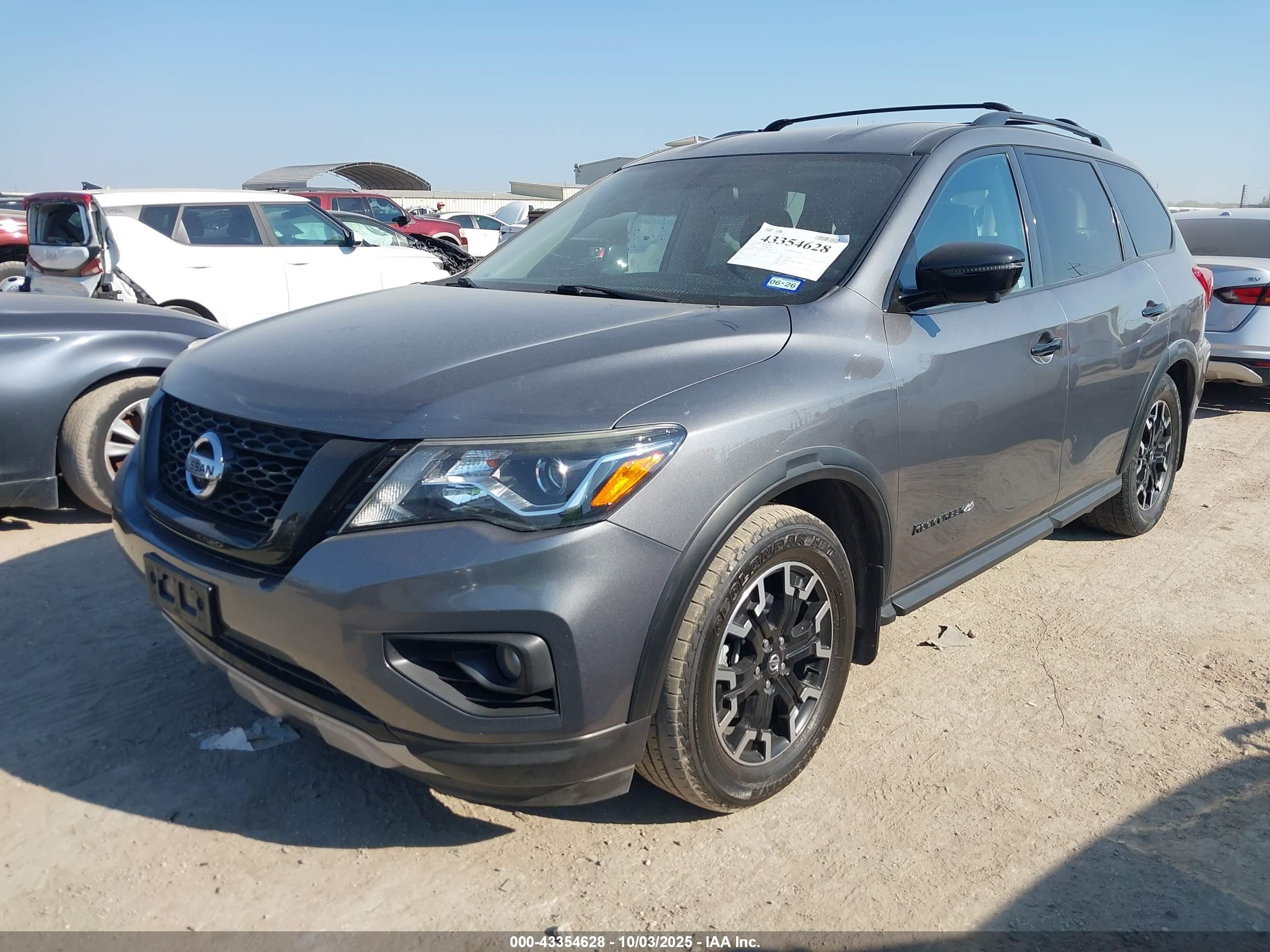 NISSAN PATHFINDER image 2
