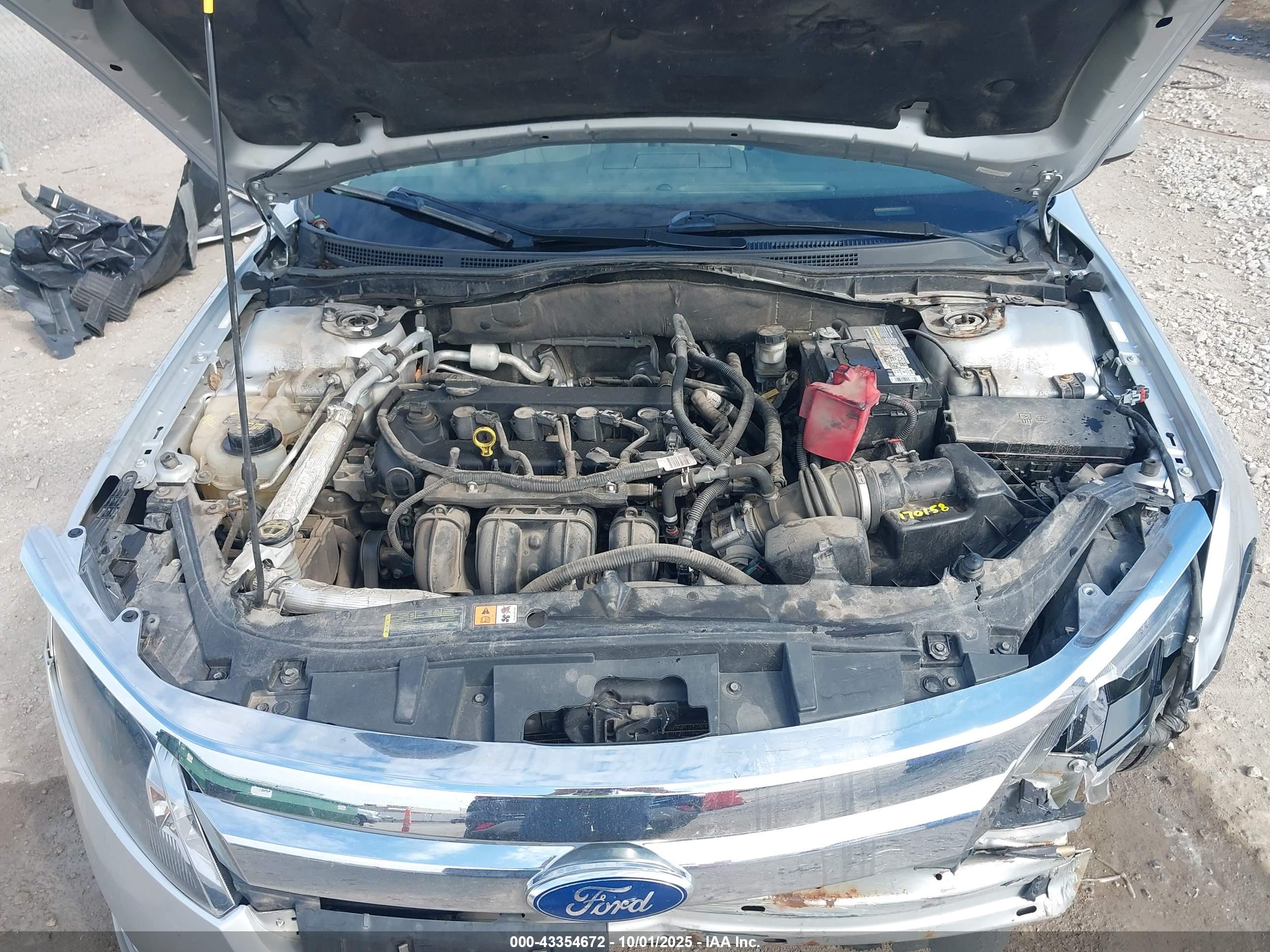 FORD FUSION image 10