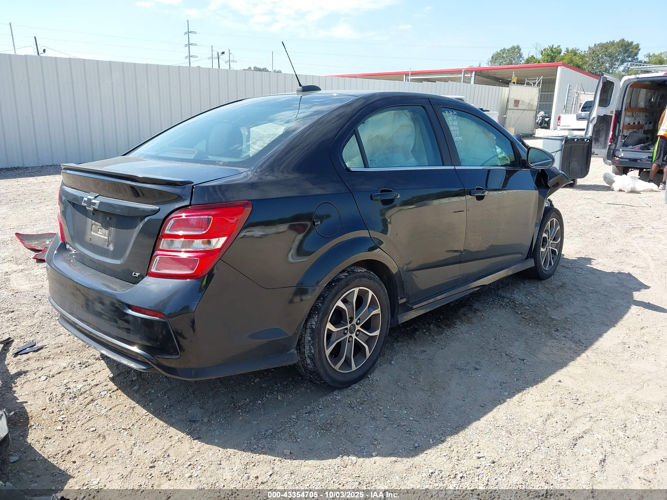 CHEVROLET SONIC image 4
