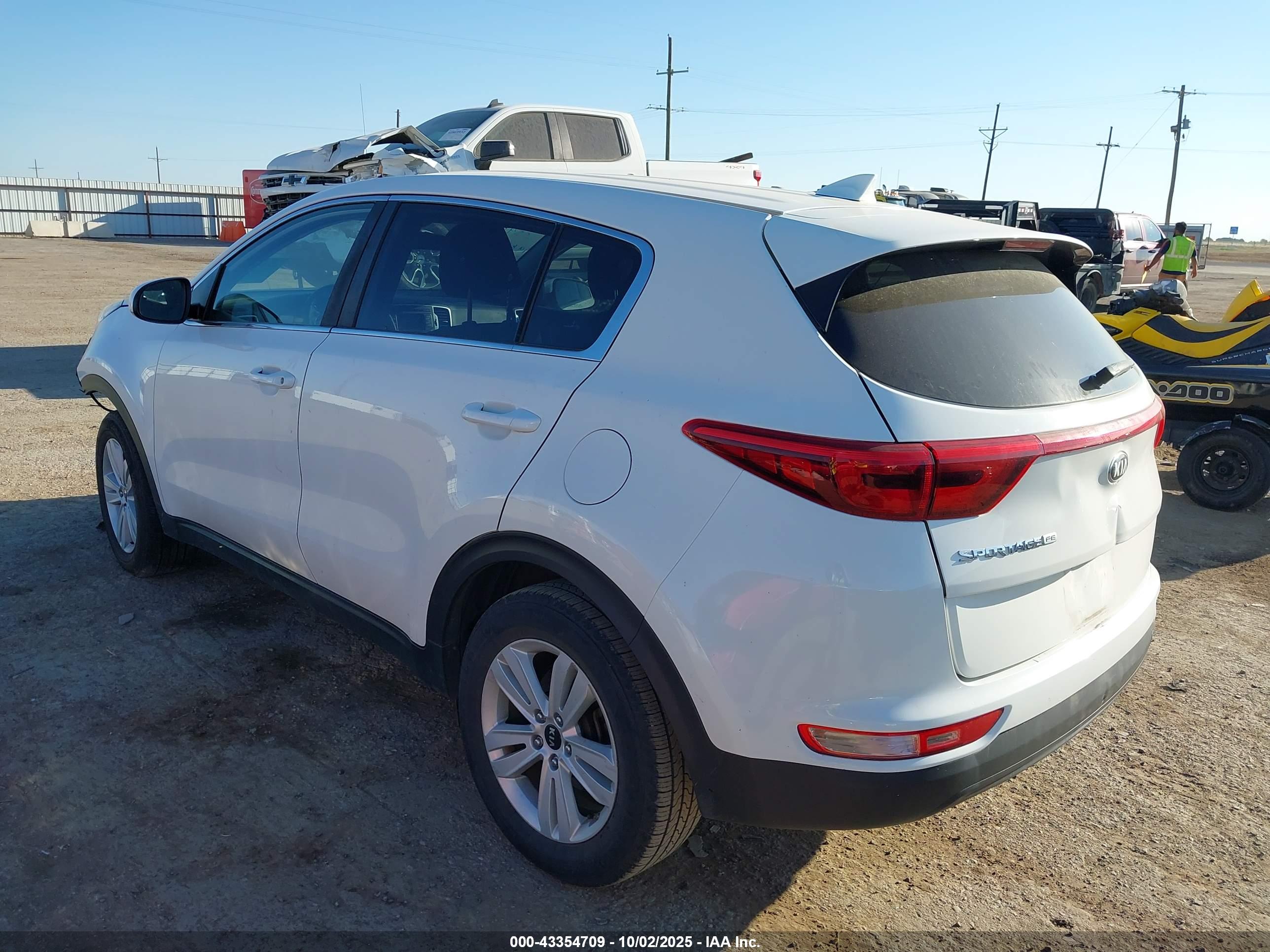 KIA SPORTAGE image 3