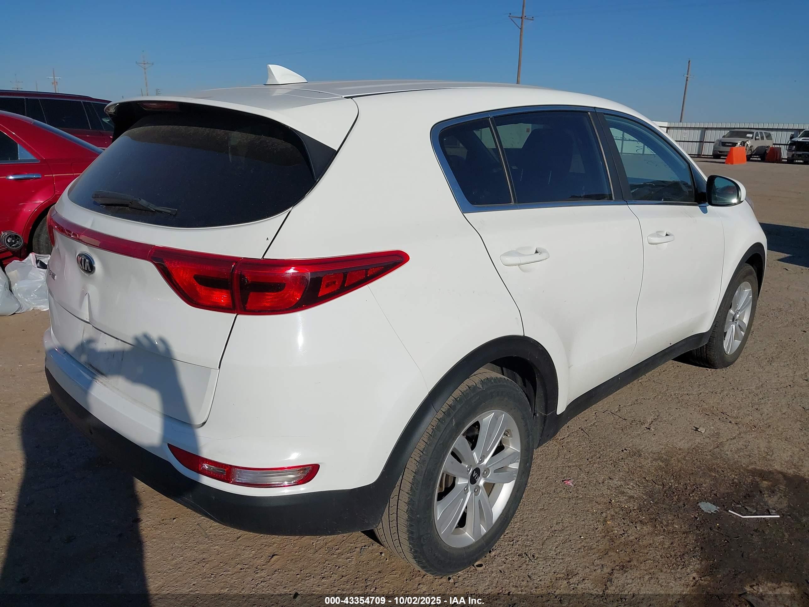 KIA SPORTAGE image 4