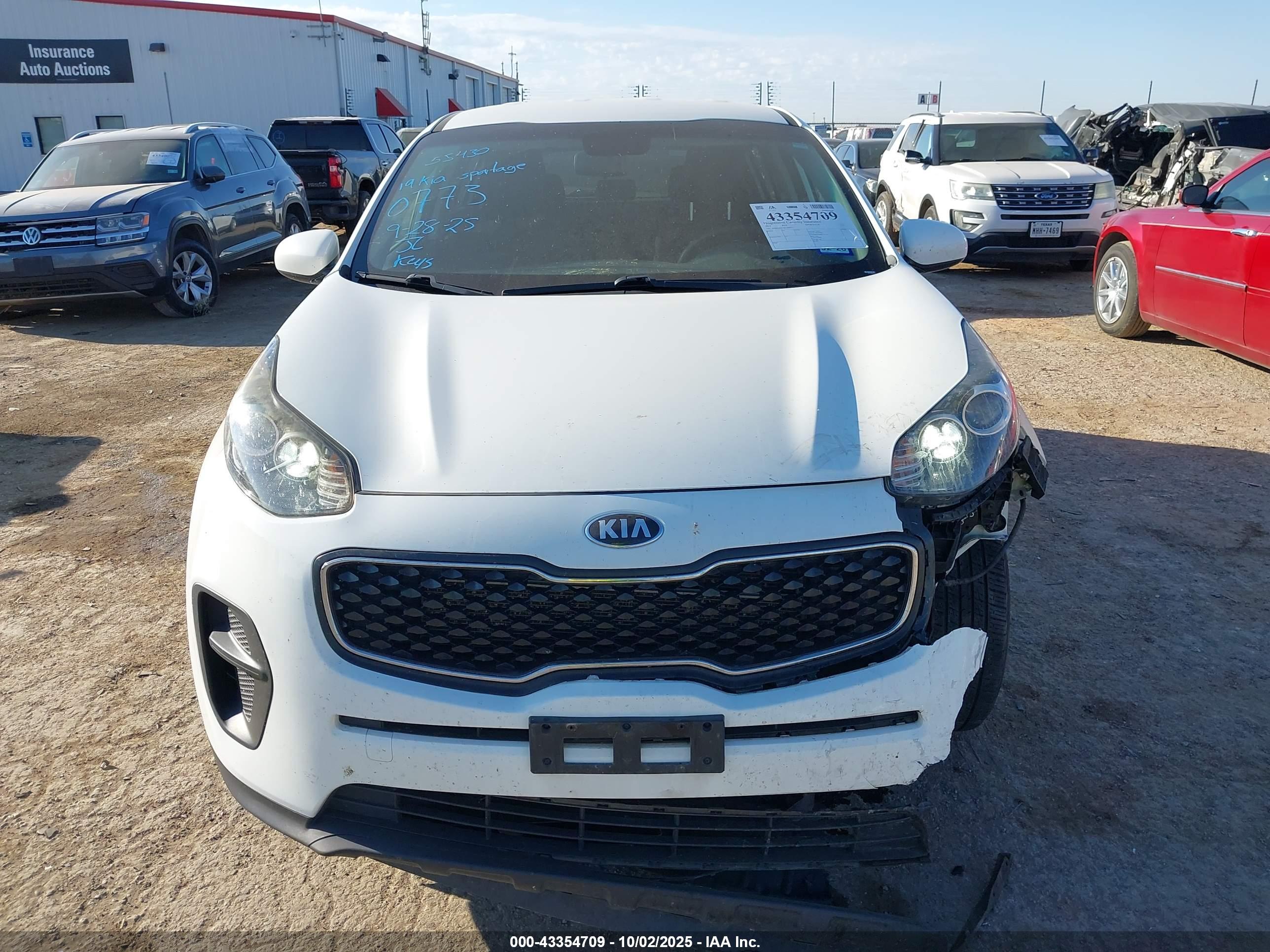 KIA SPORTAGE image 6