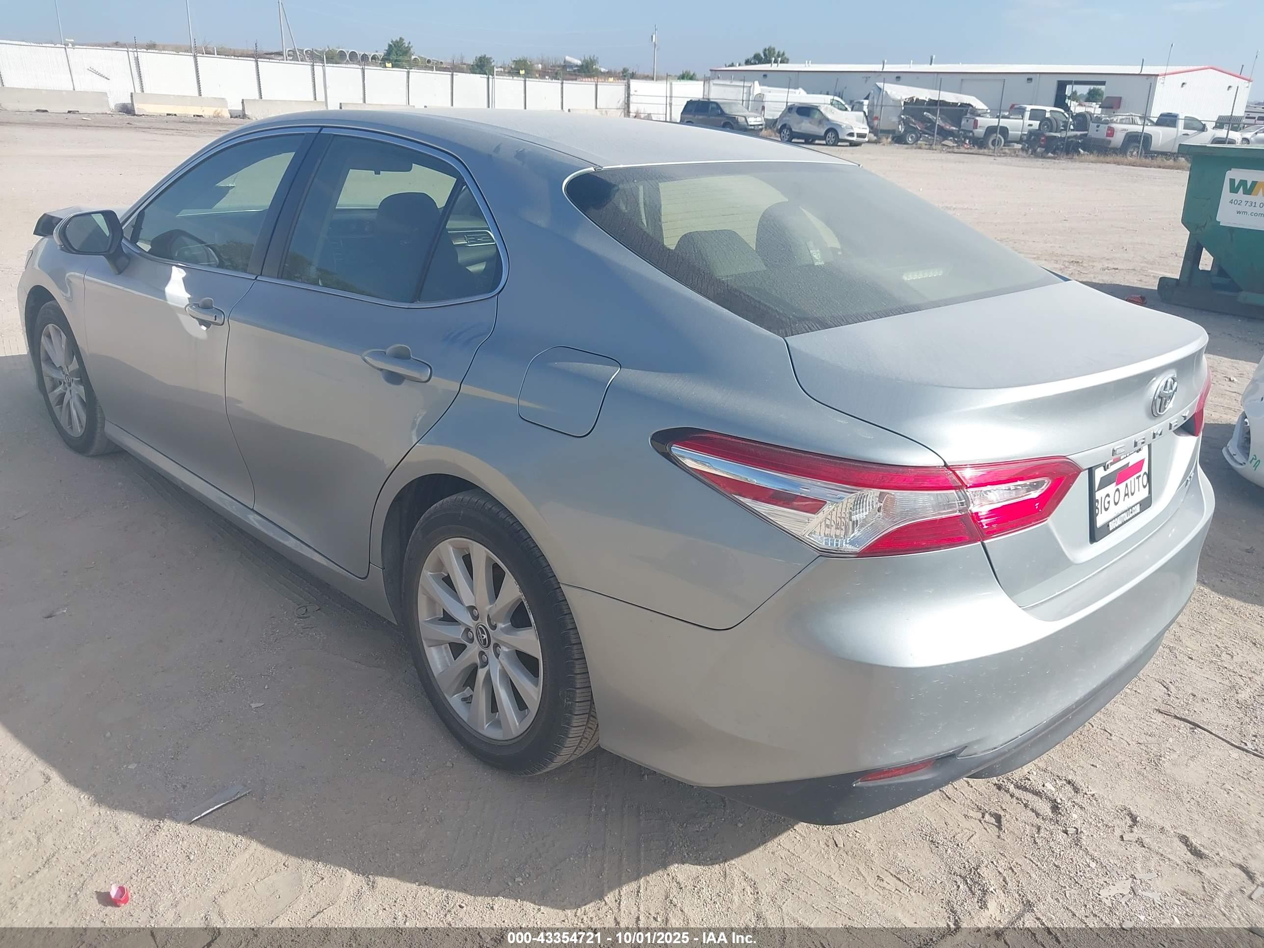 TOYOTA CAMRY image 3