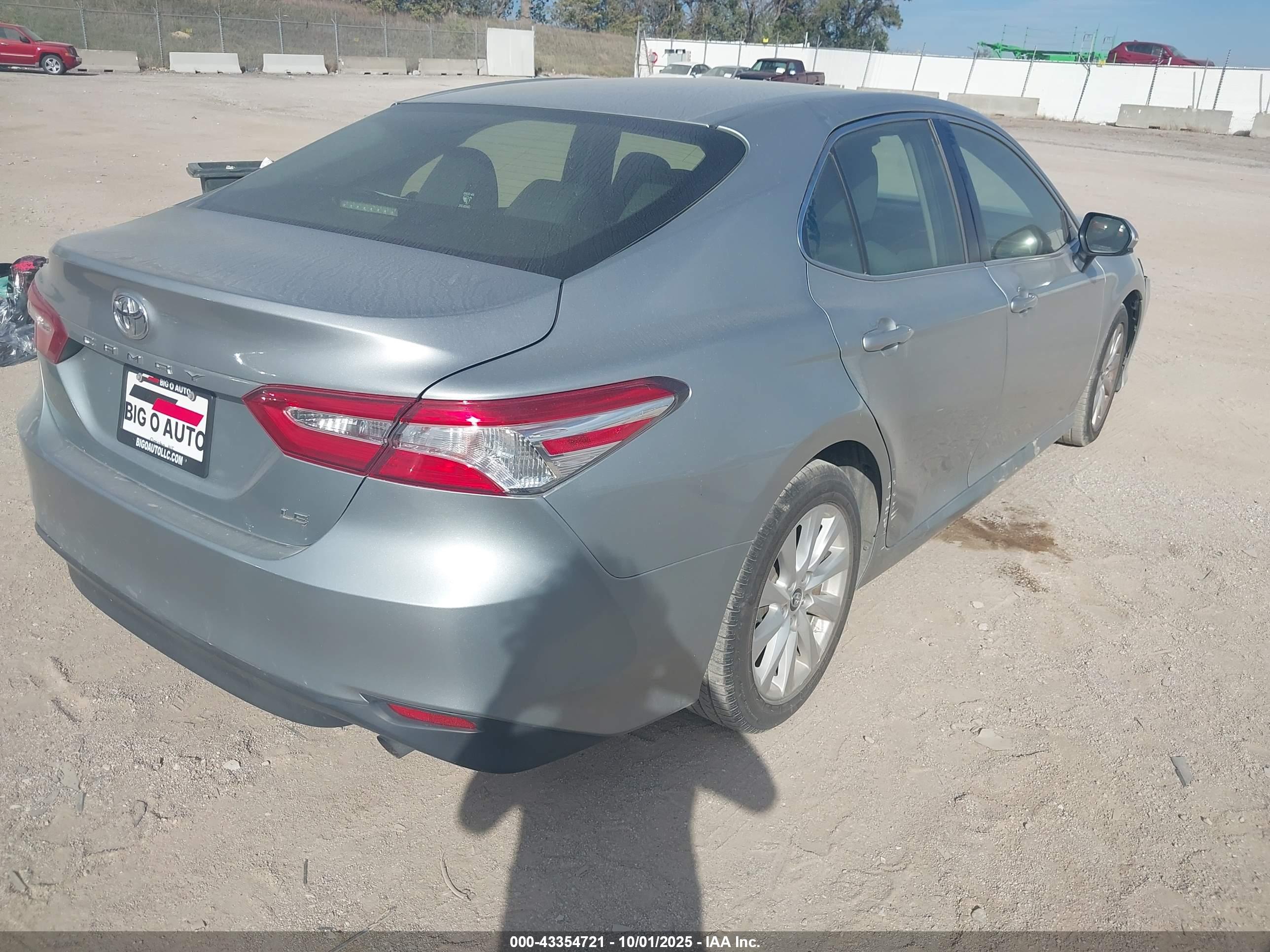 TOYOTA CAMRY image 4