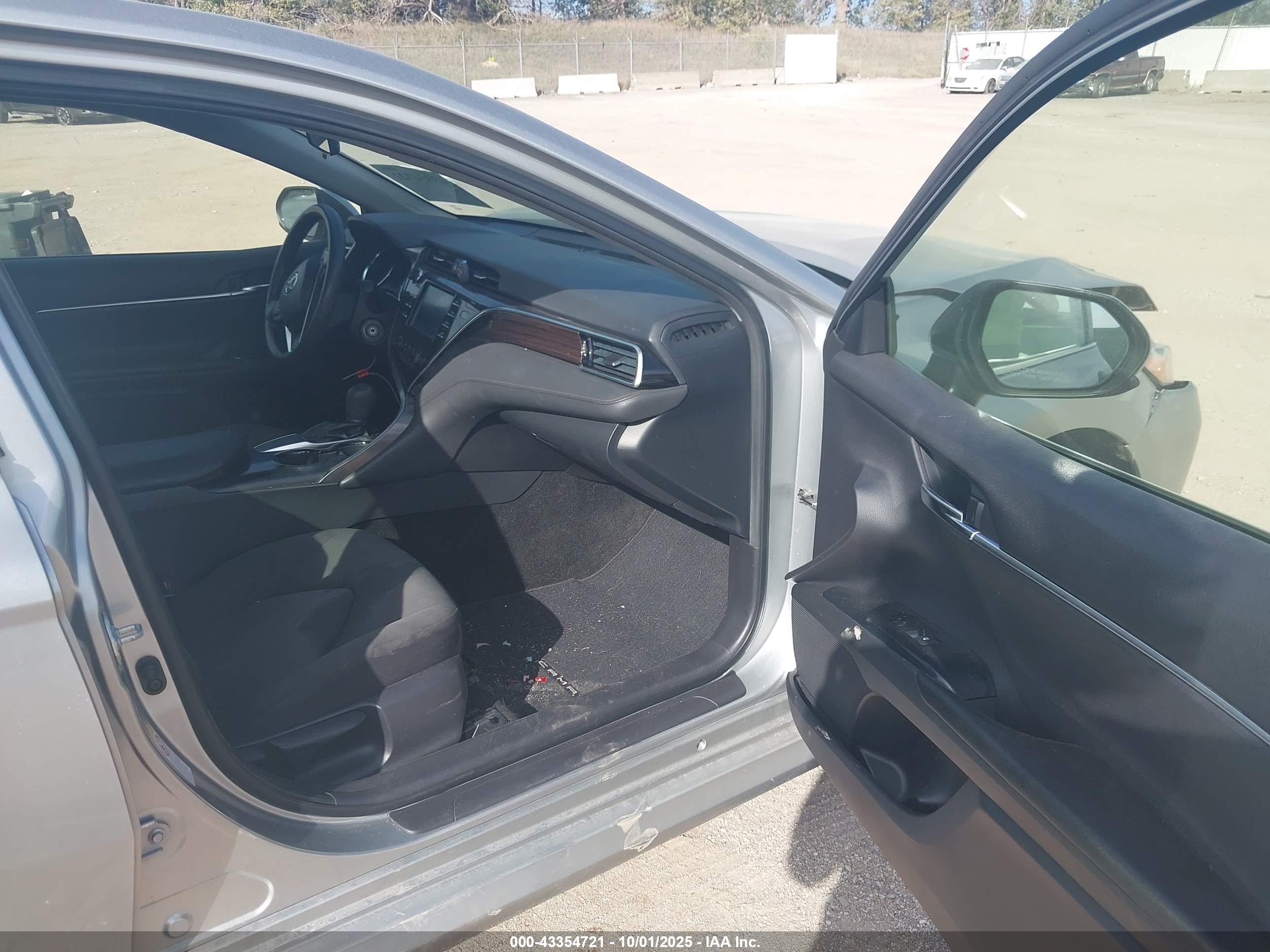 TOYOTA CAMRY image 5