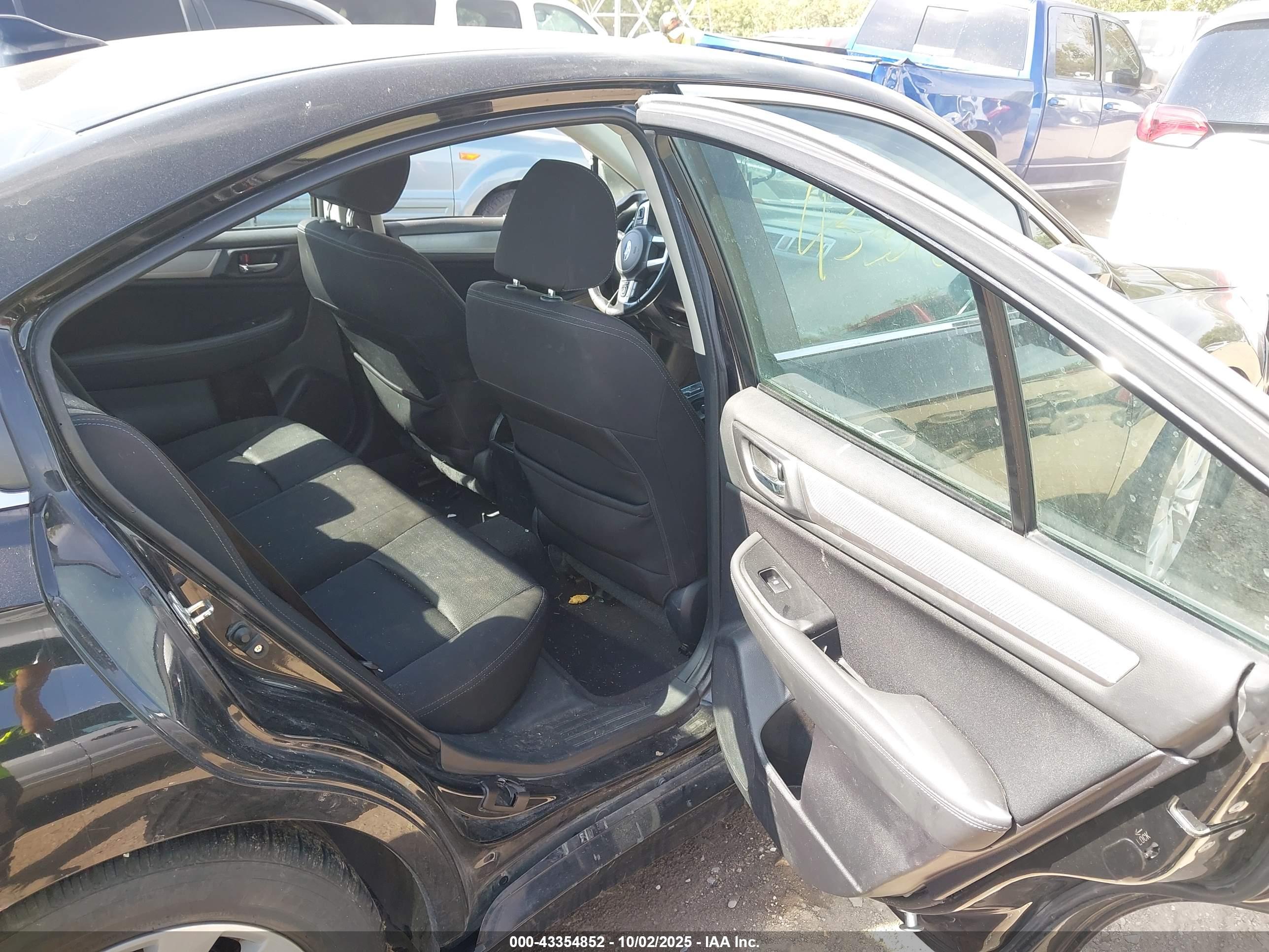 SUBARU LEGACY image 8