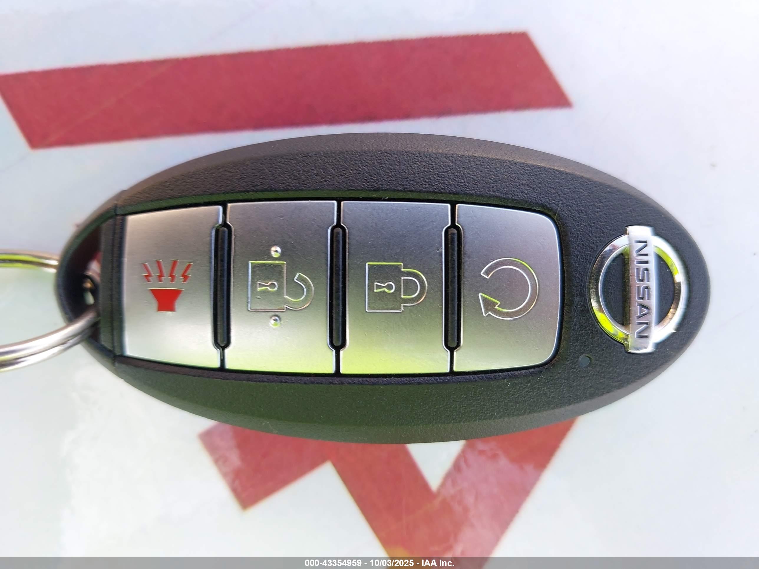 NISSAN ROGUE image 11