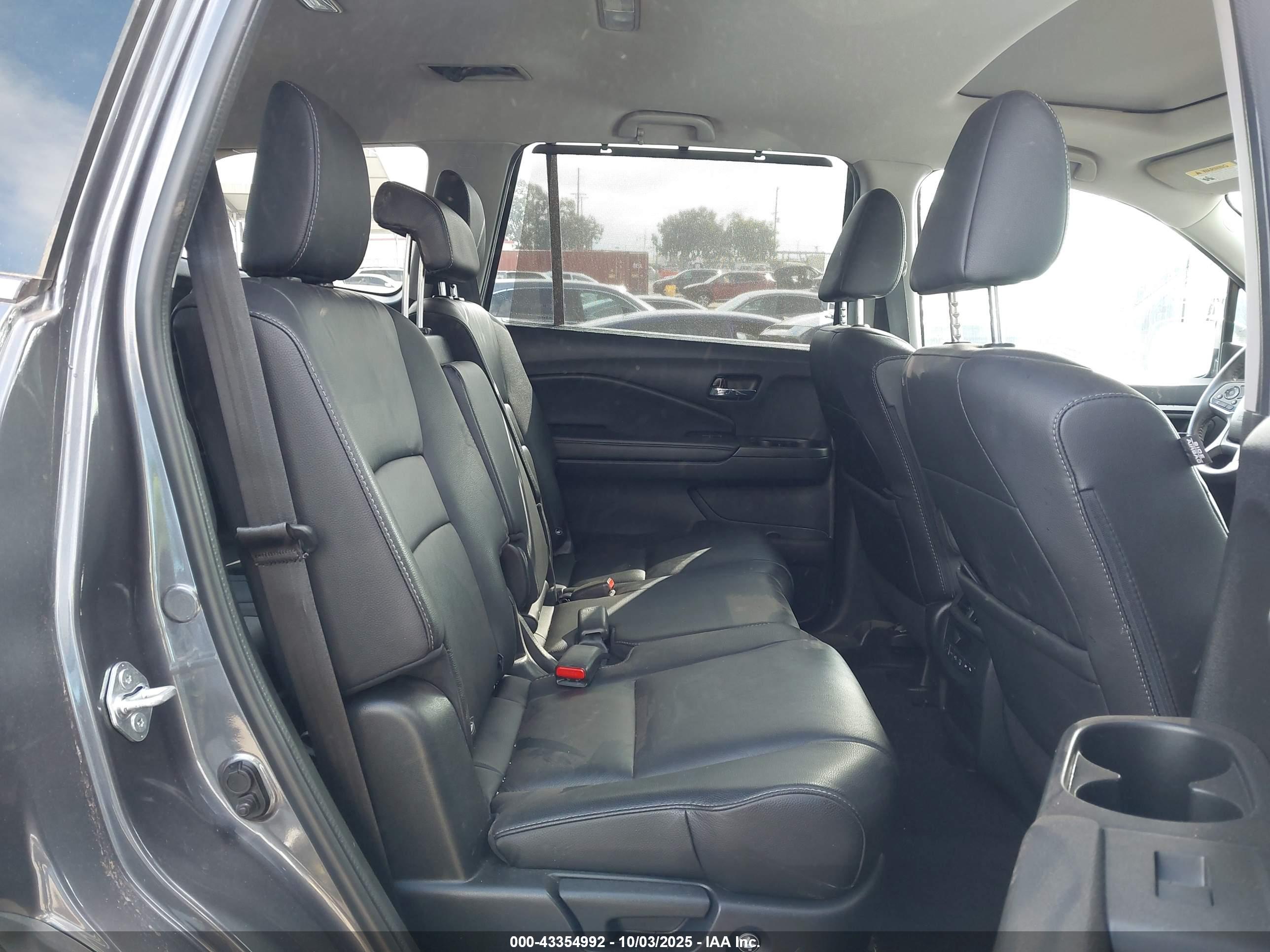 HONDA PILOT image 8