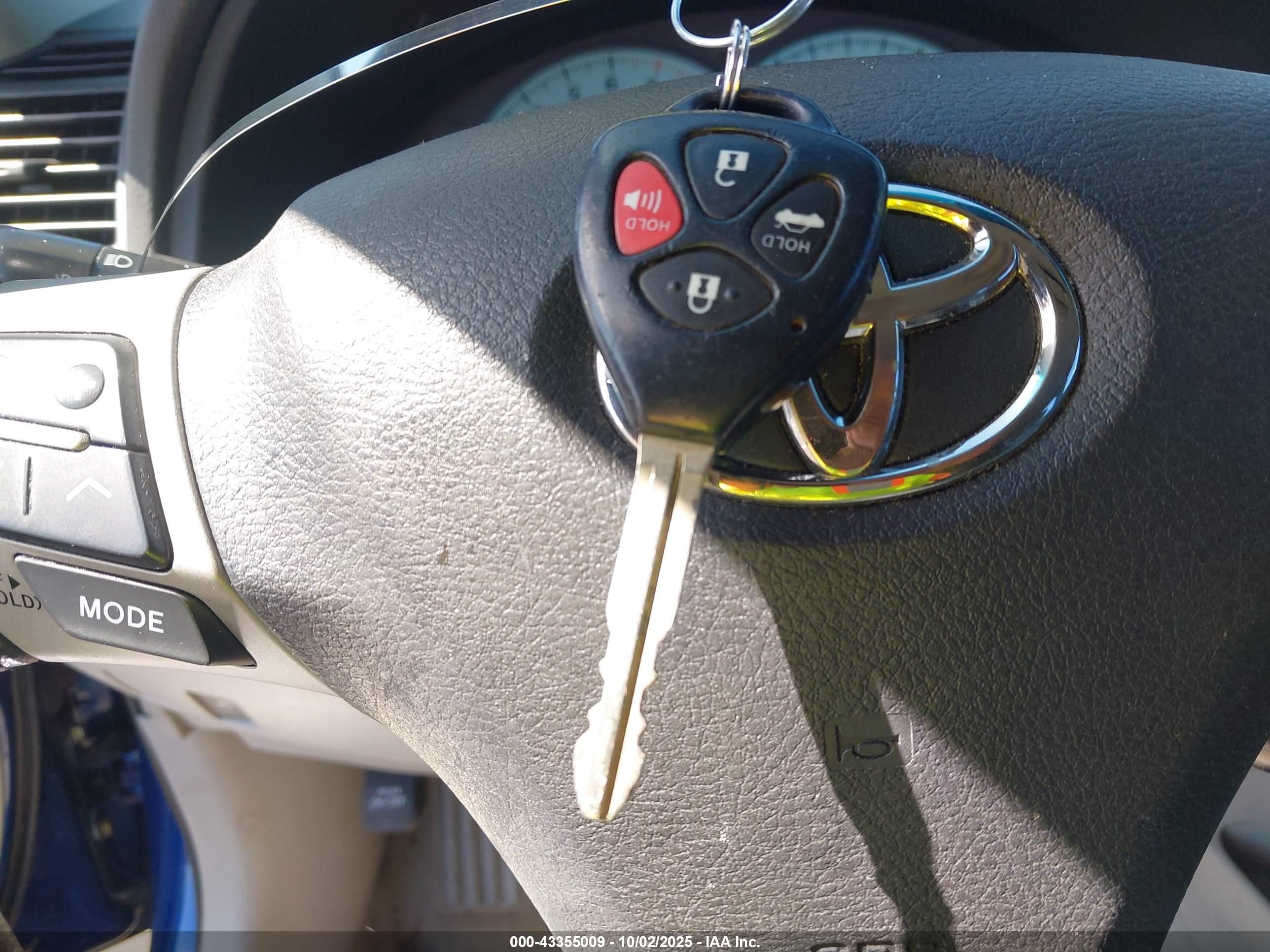 TOYOTA CAMRY image 11