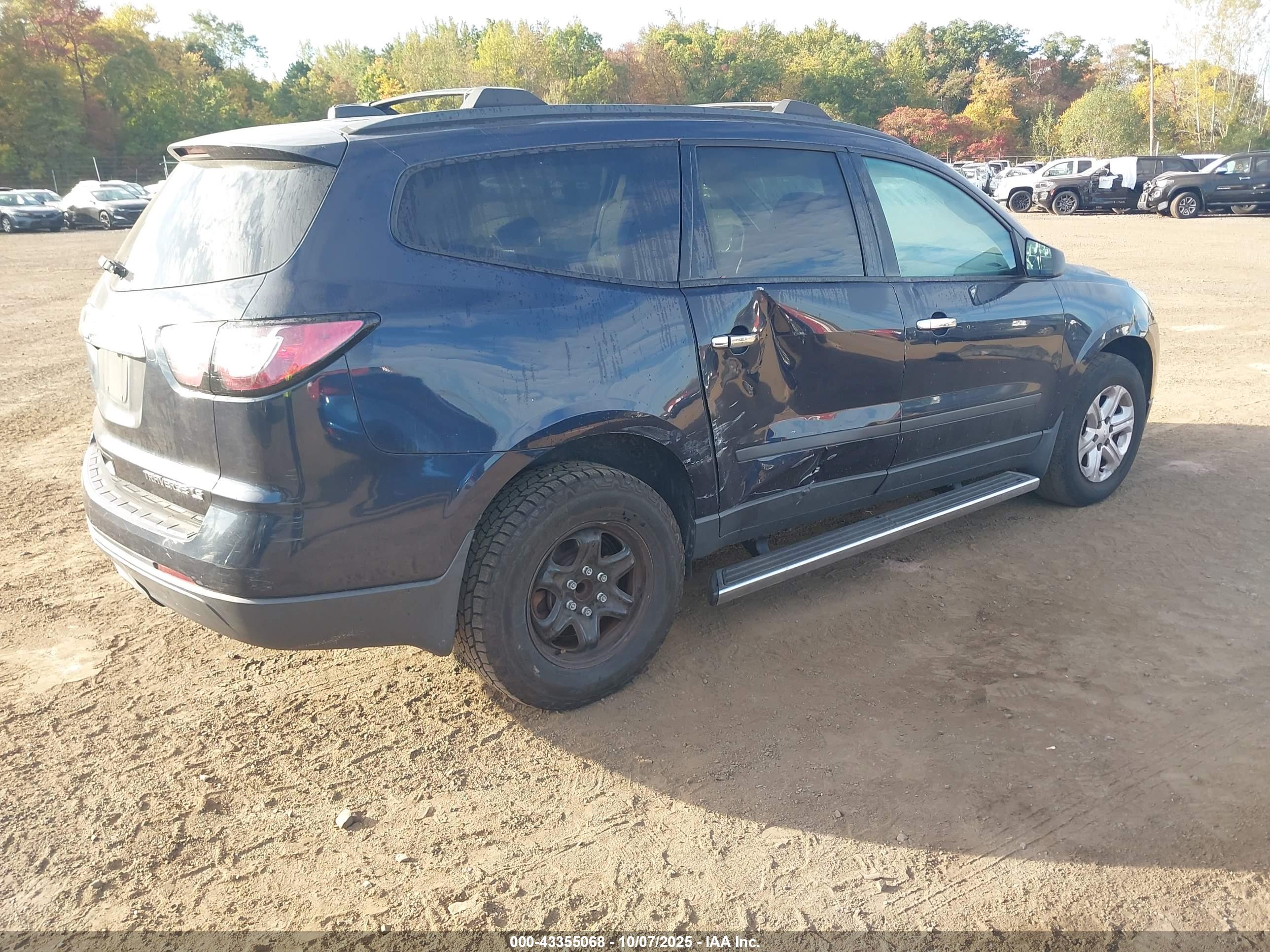CHEVROLET TRAVERSE image 4