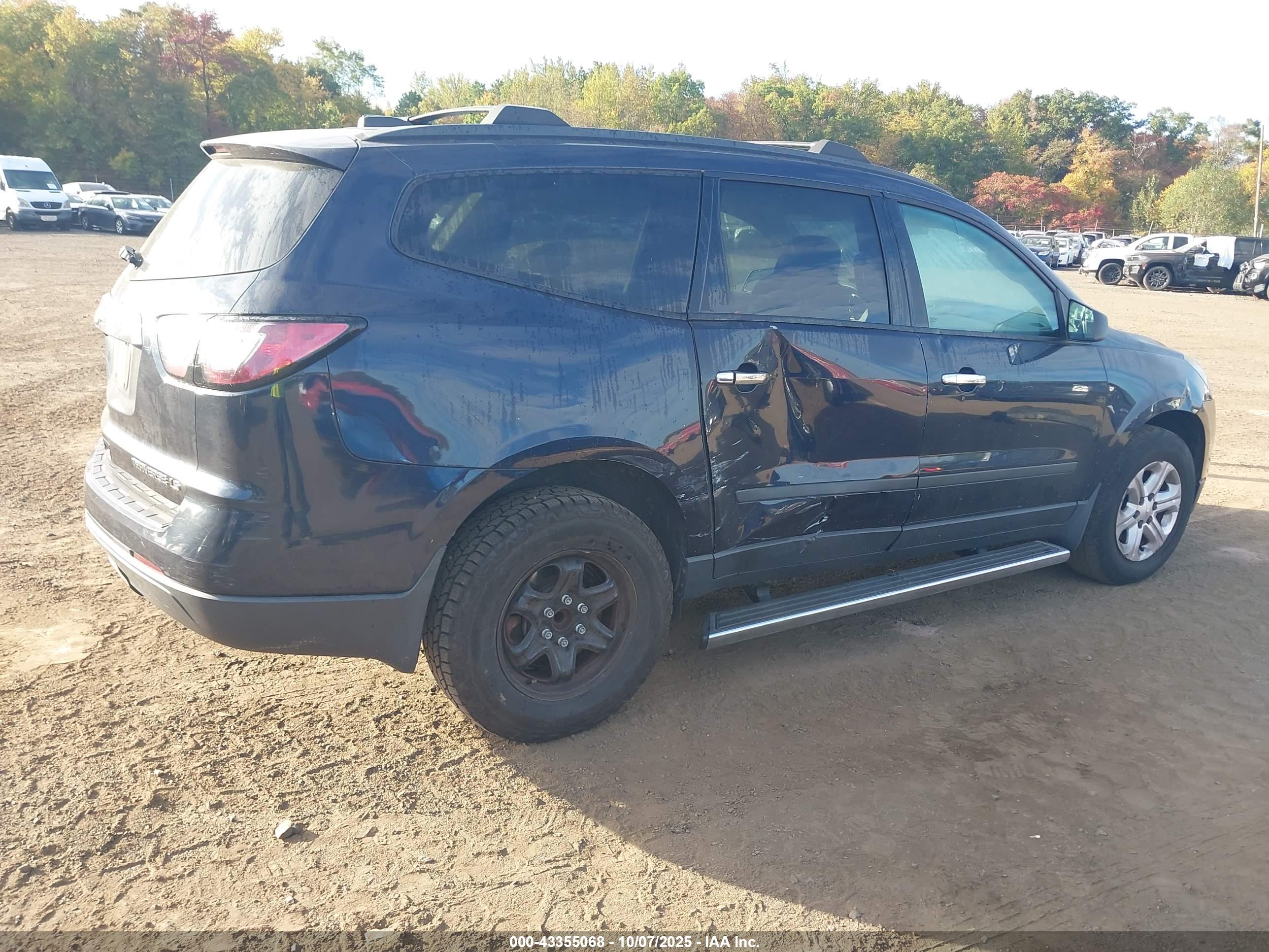 CHEVROLET TRAVERSE image 6