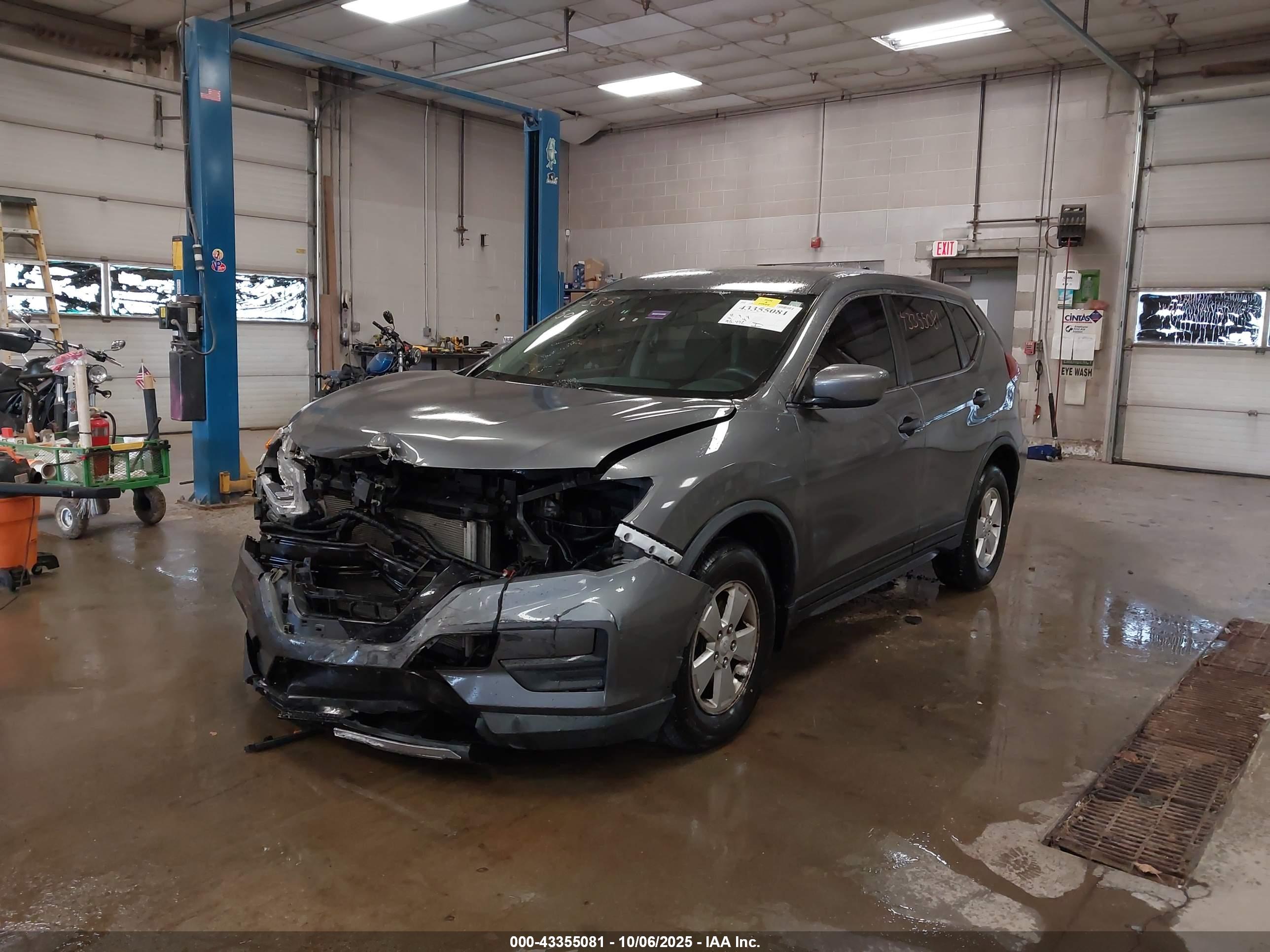 NISSAN ROGUE image 2