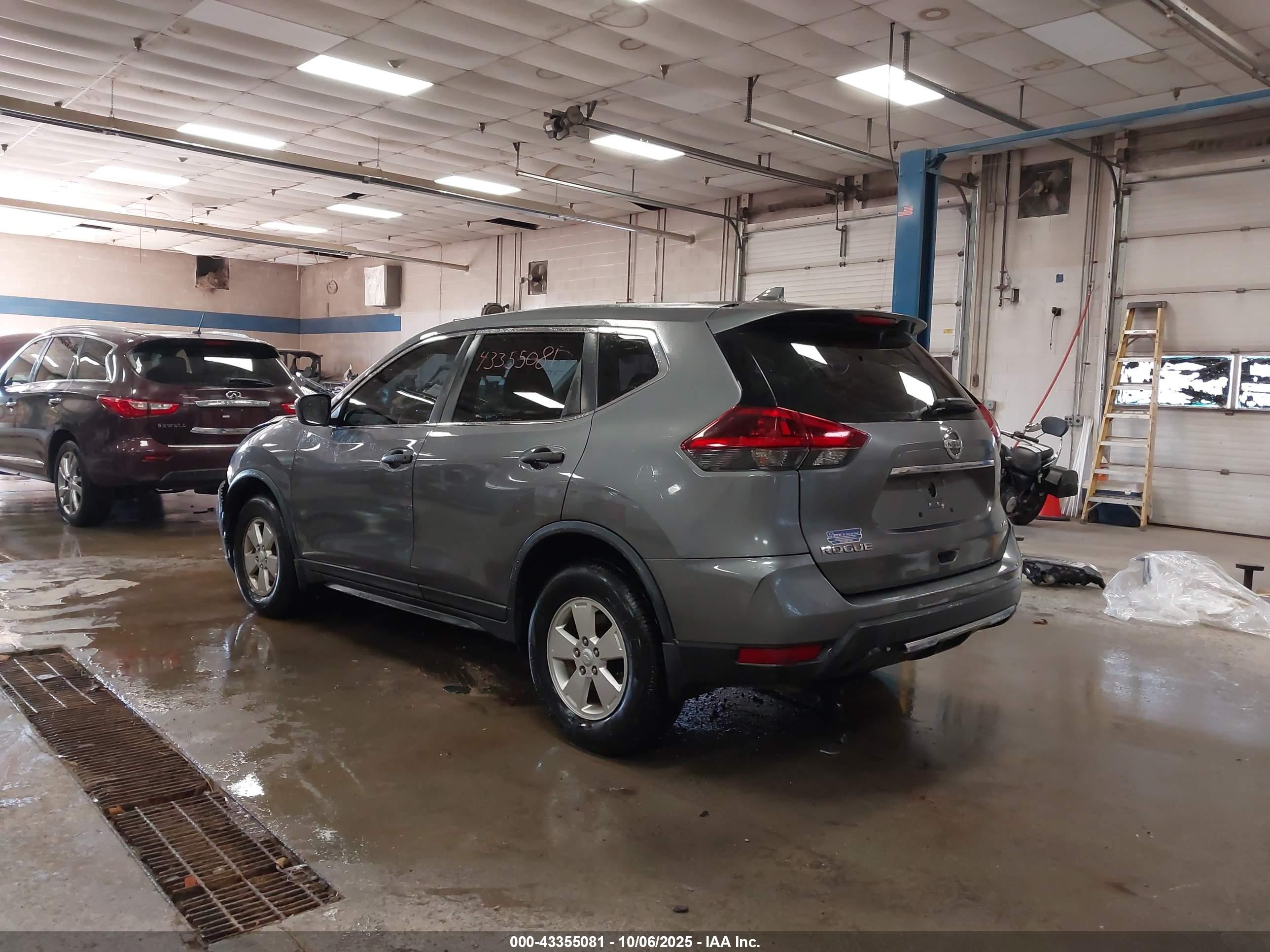 NISSAN ROGUE image 3