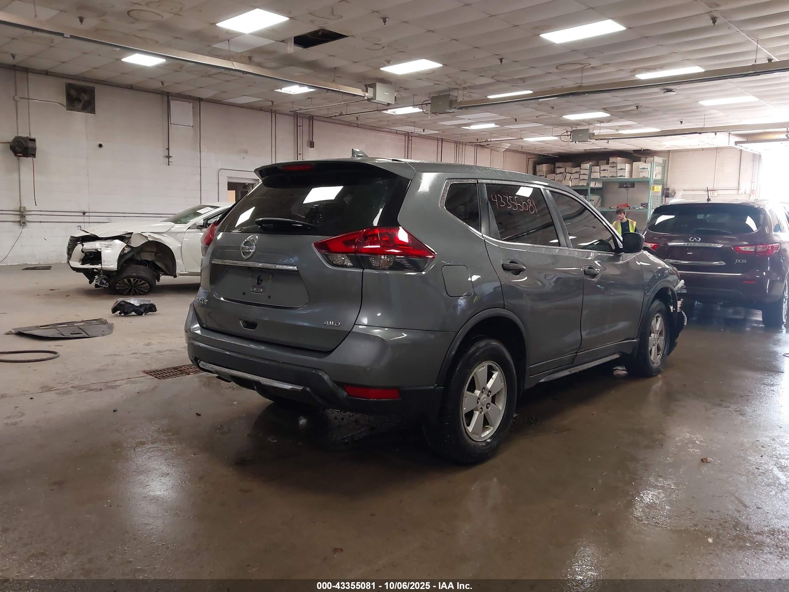 NISSAN ROGUE image 4