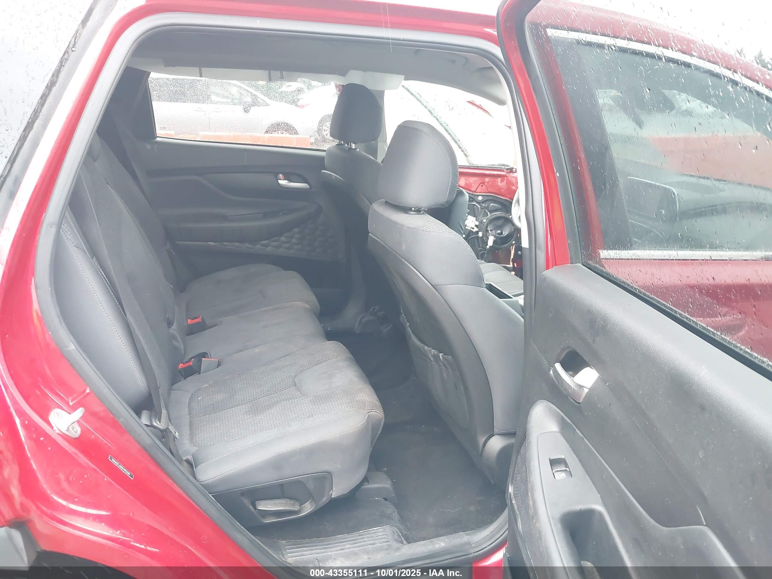 HYUNDAI SANTA image 8