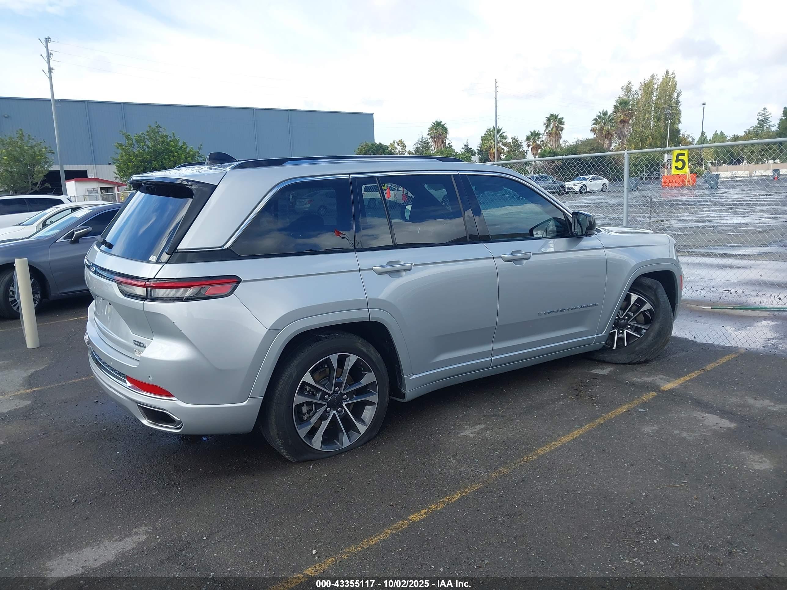 JEEP GRAND image 4