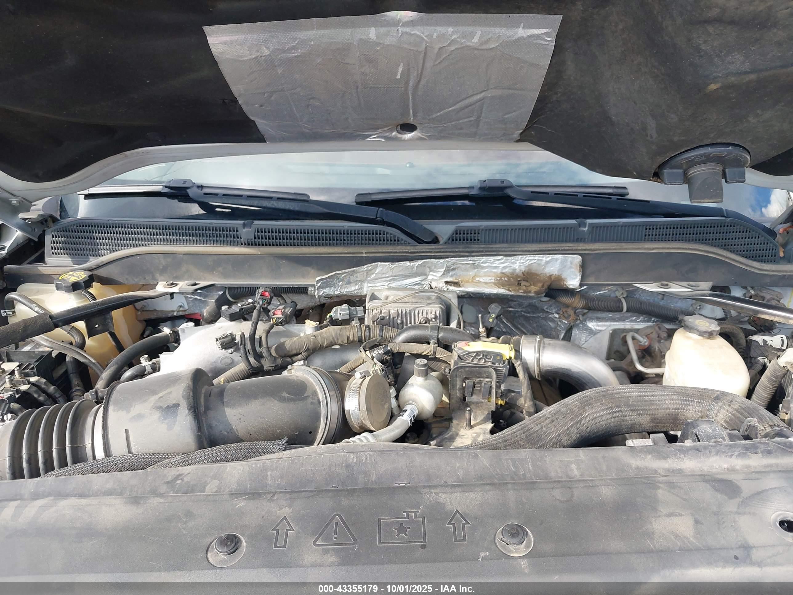 CHEVROLET SILVERADO image 10