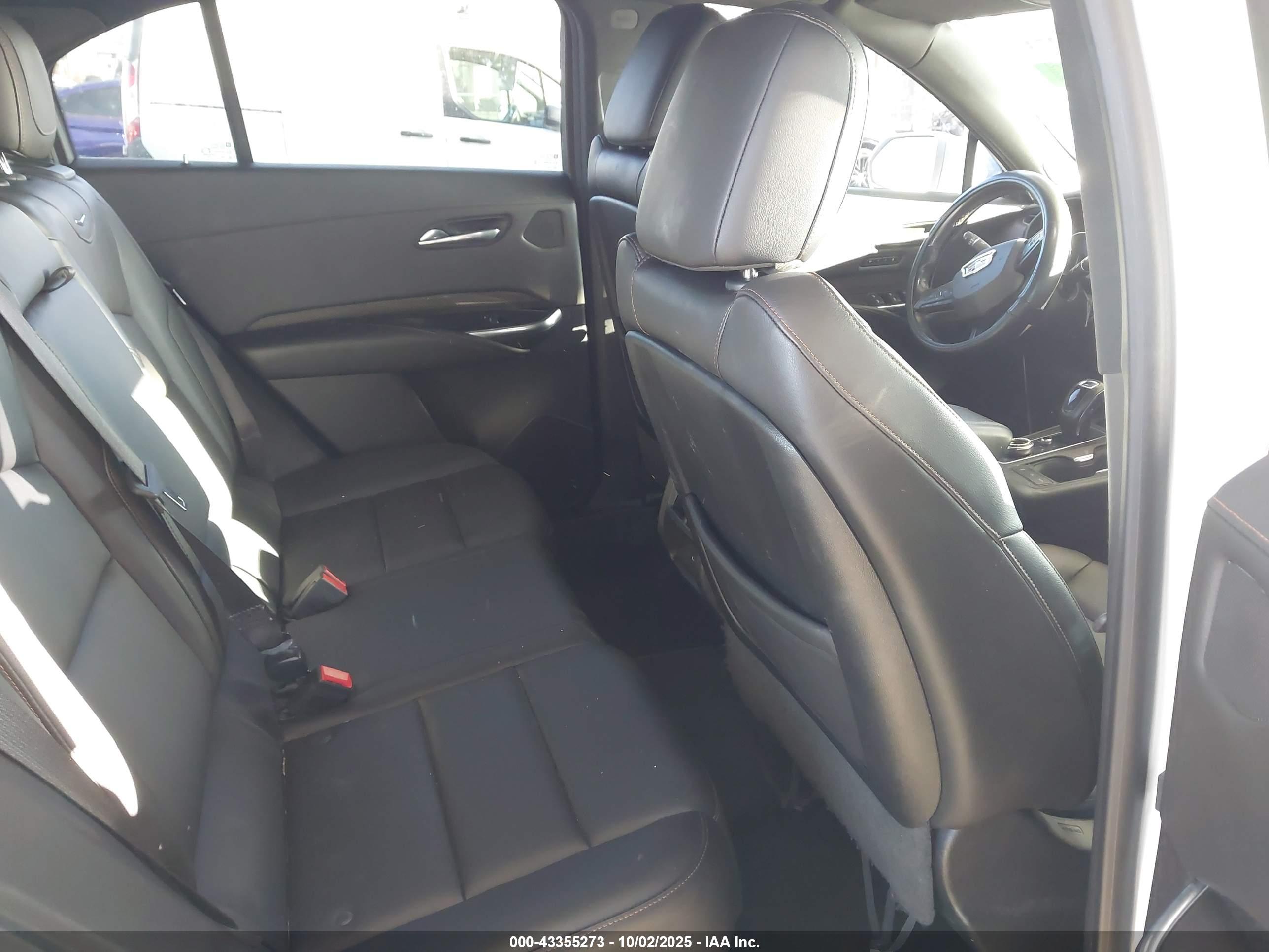 CADILLAC XT4 image 8