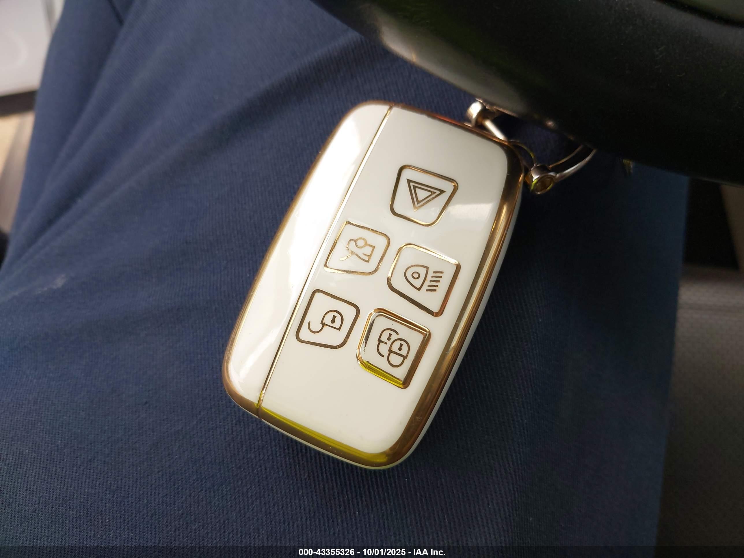 LAND ROVER image 11