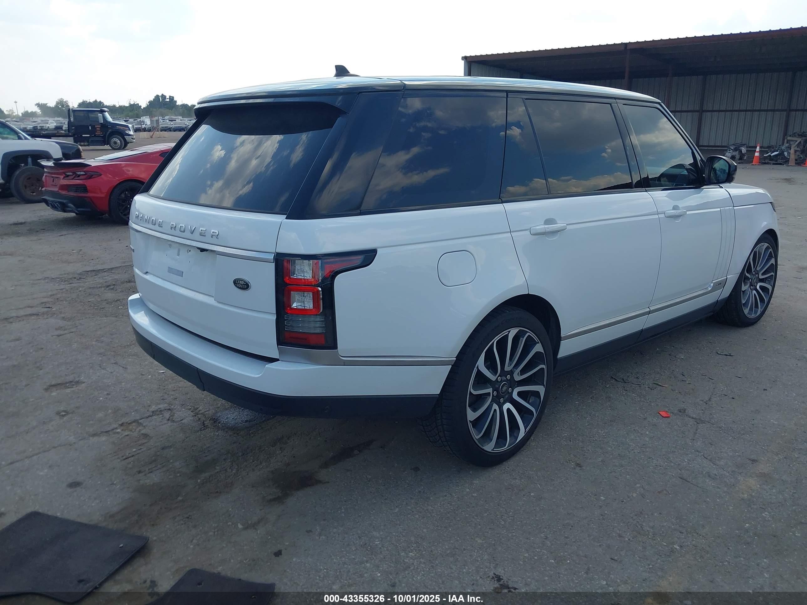 LAND ROVER image 4