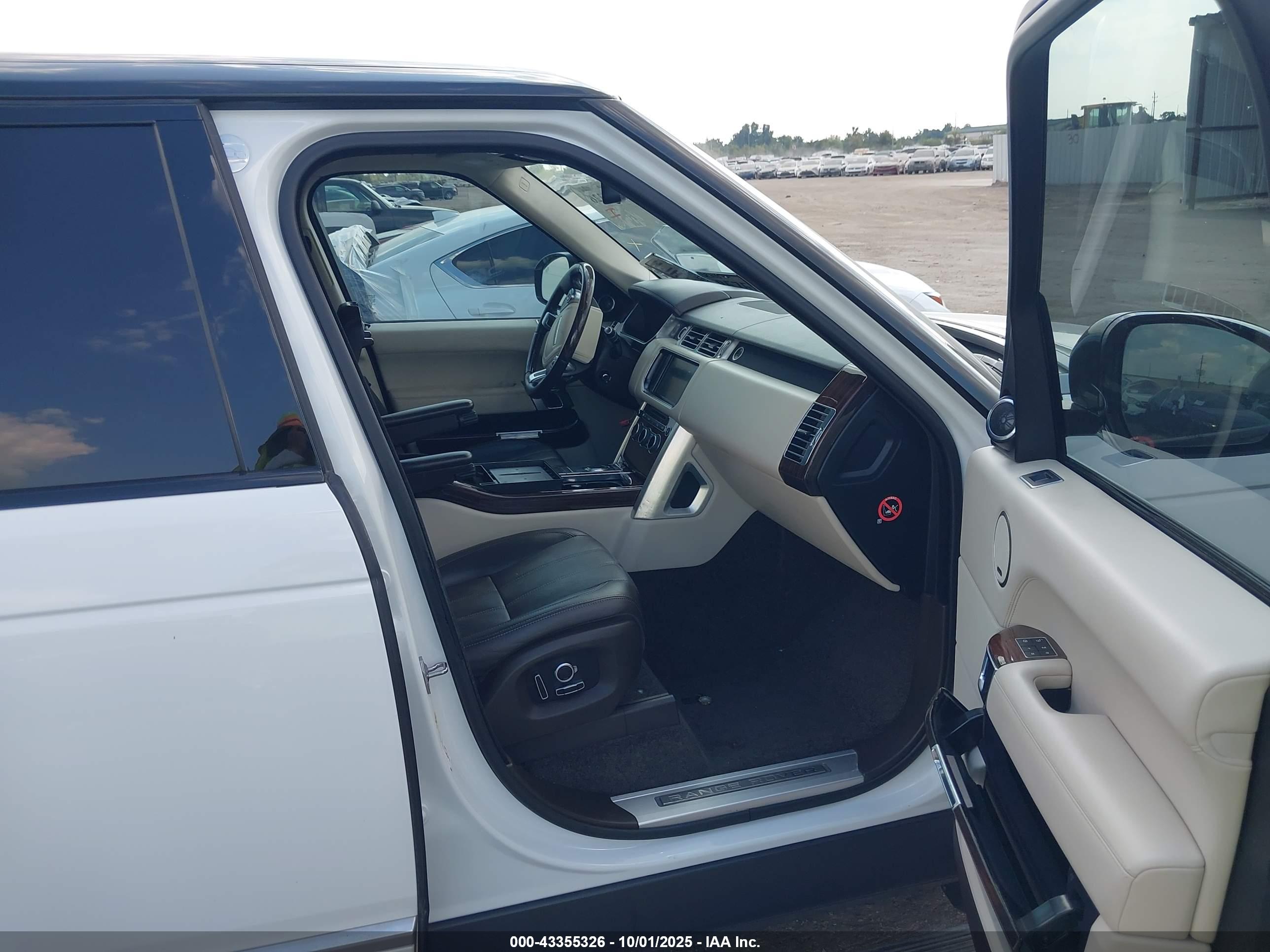 LAND ROVER image 5
