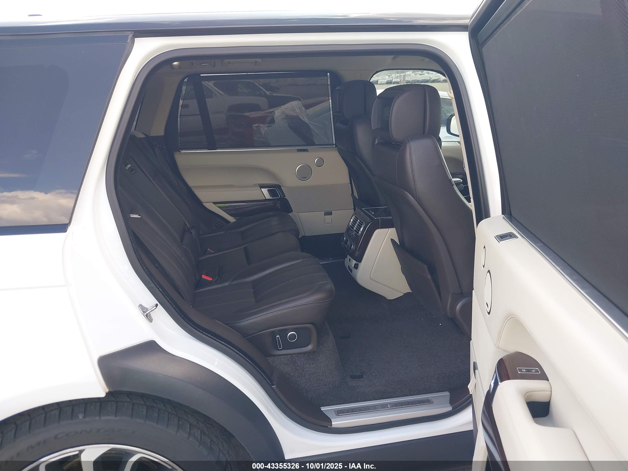LAND ROVER image 8