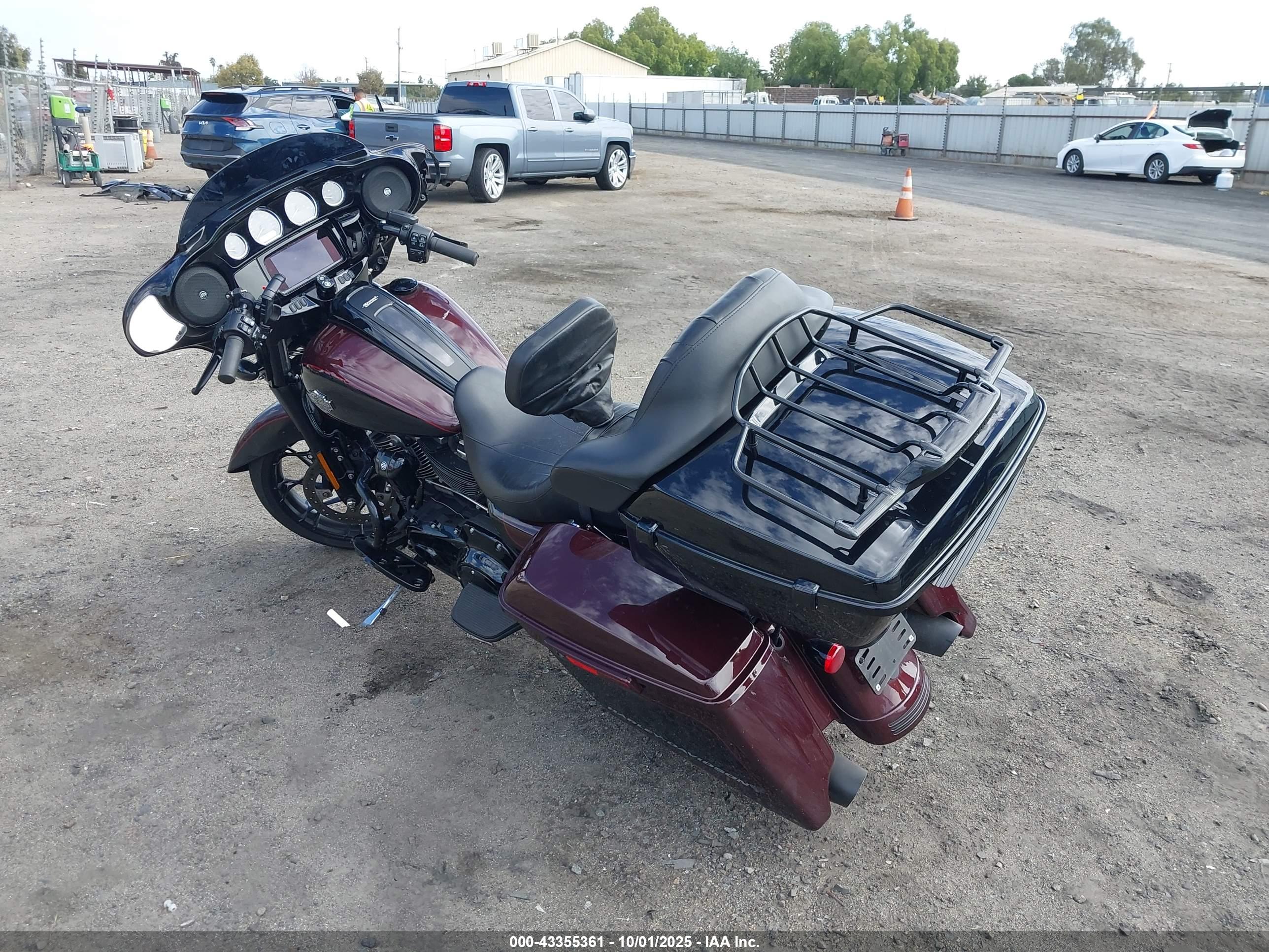 HARLEY-DAVIDSON FLHXS image 3