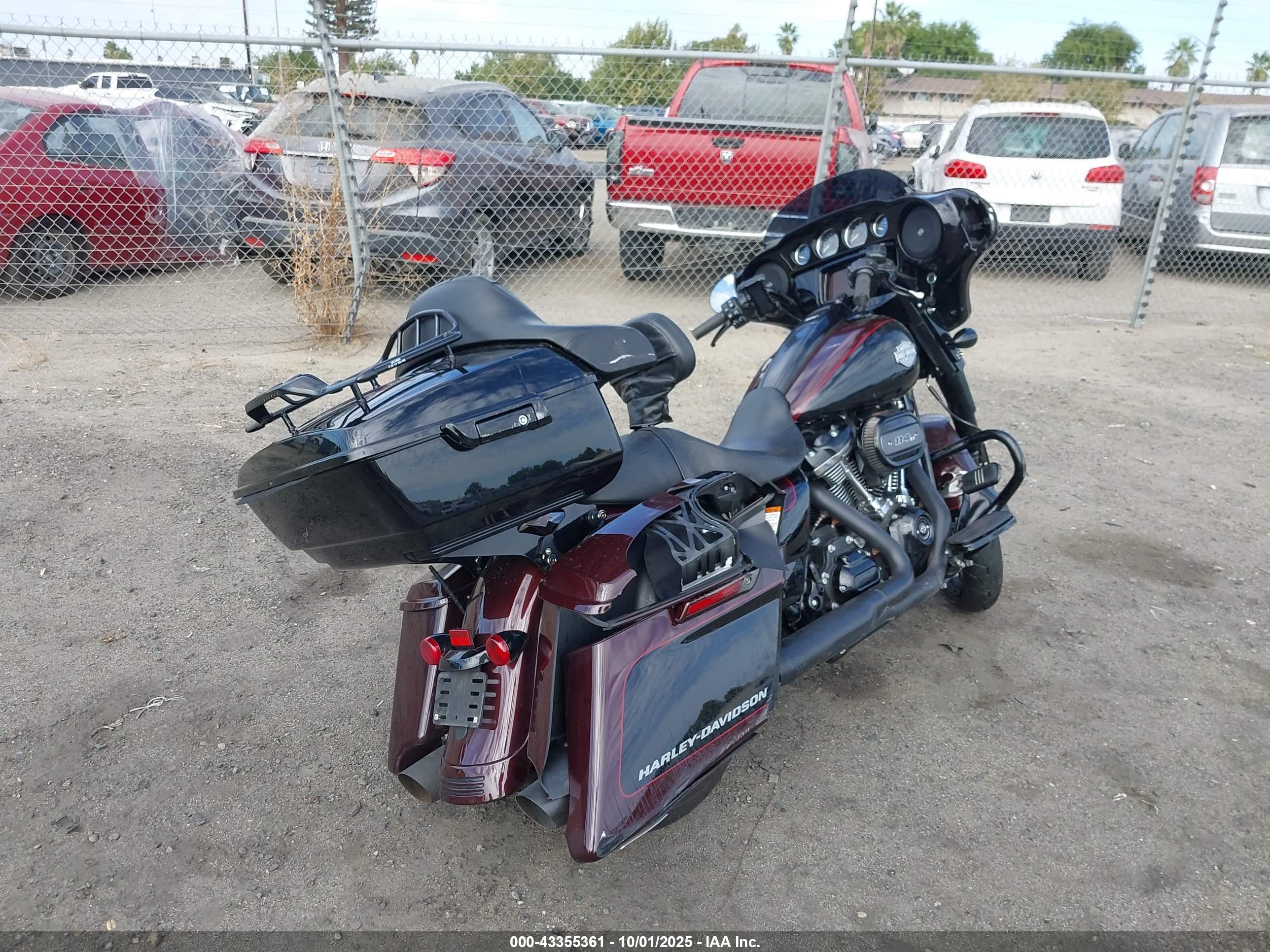 HARLEY-DAVIDSON FLHXS image 4