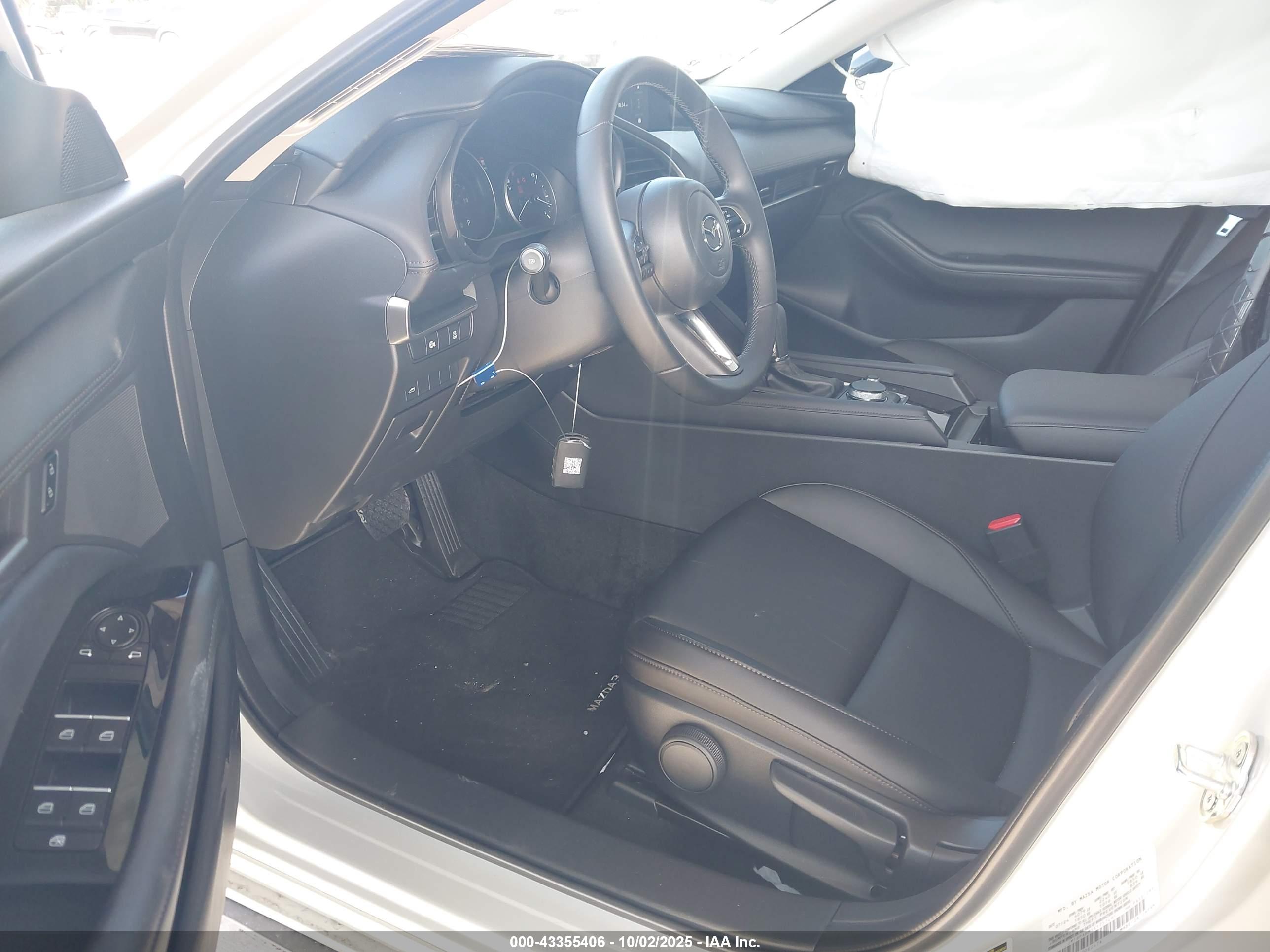 MAZDA MAZDA3 image 5