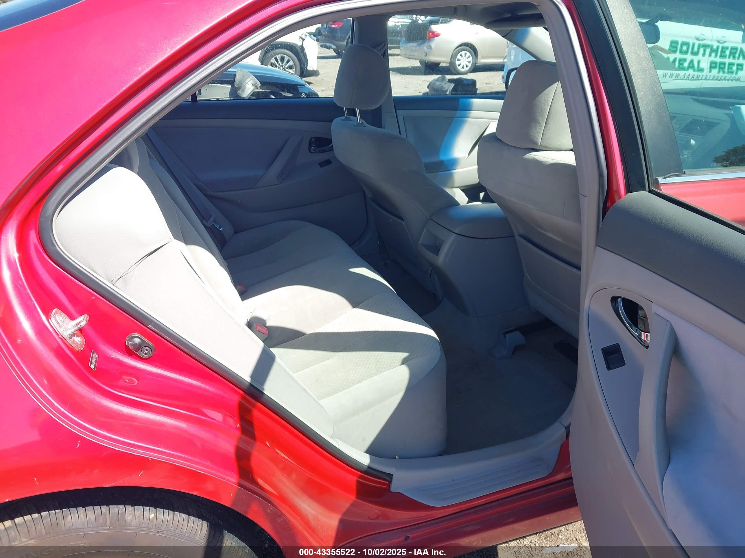 TOYOTA CAMRY image 8