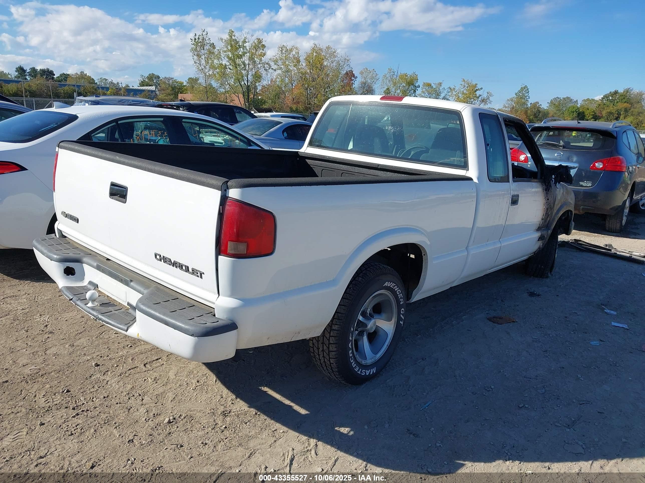 CHEVROLET S-10 image 4