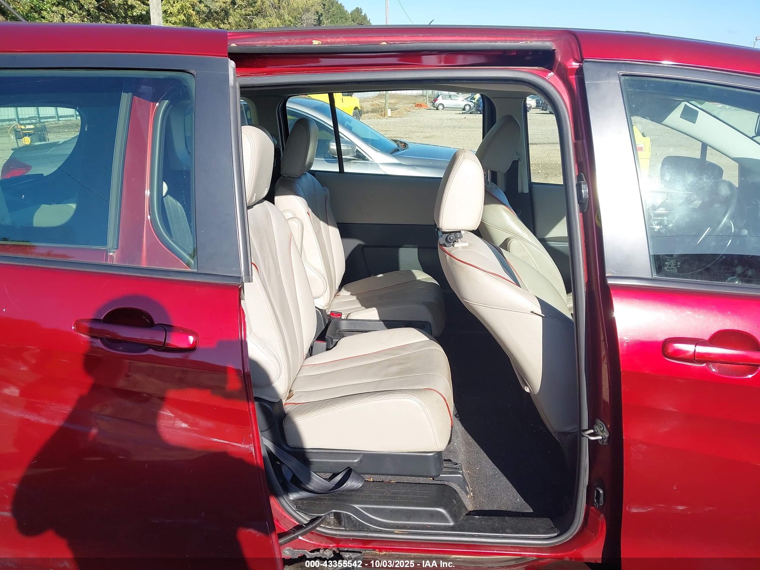 MAZDA MAZDA5 image 8