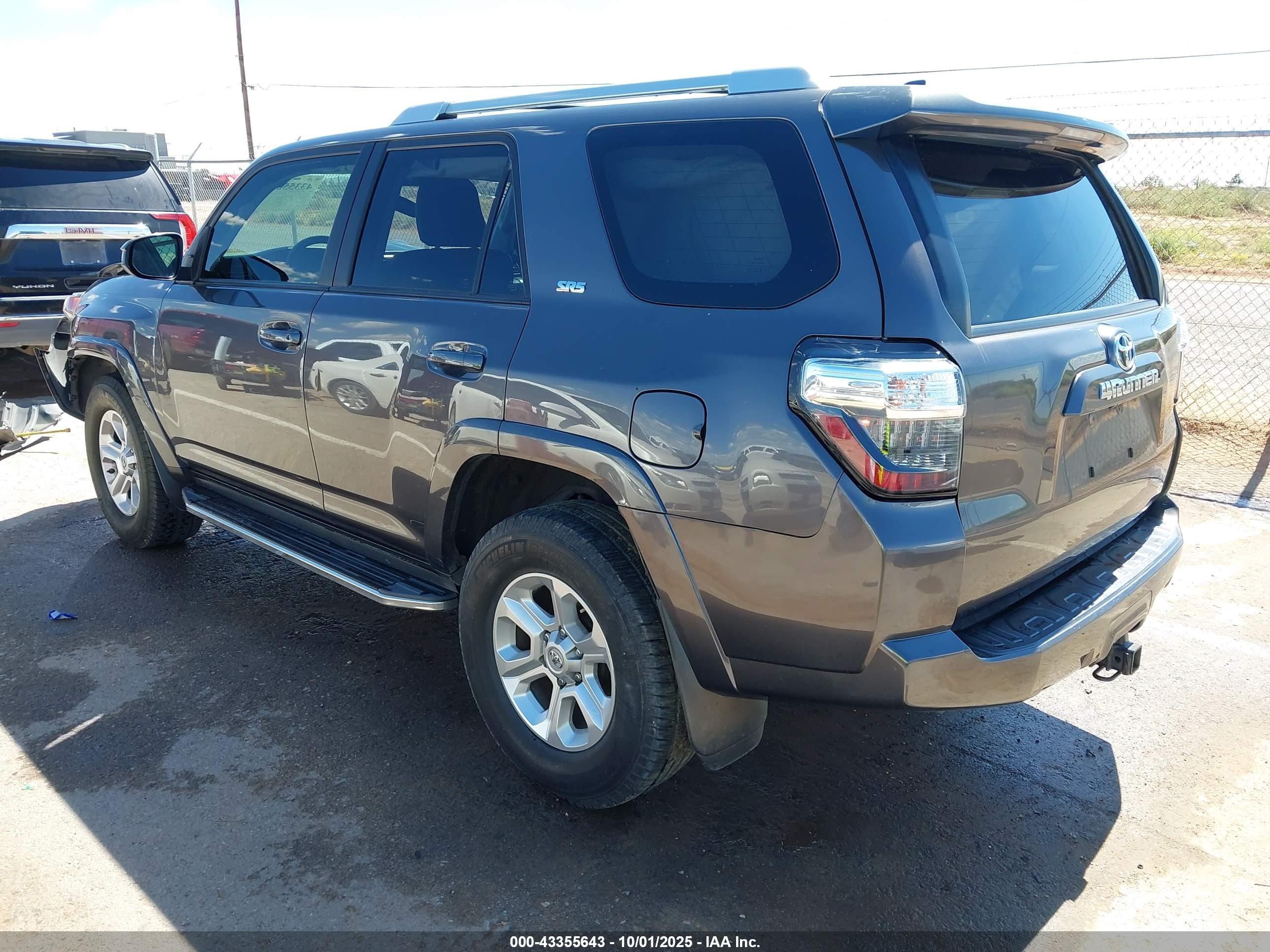 TOYOTA 4RUNNER image 3