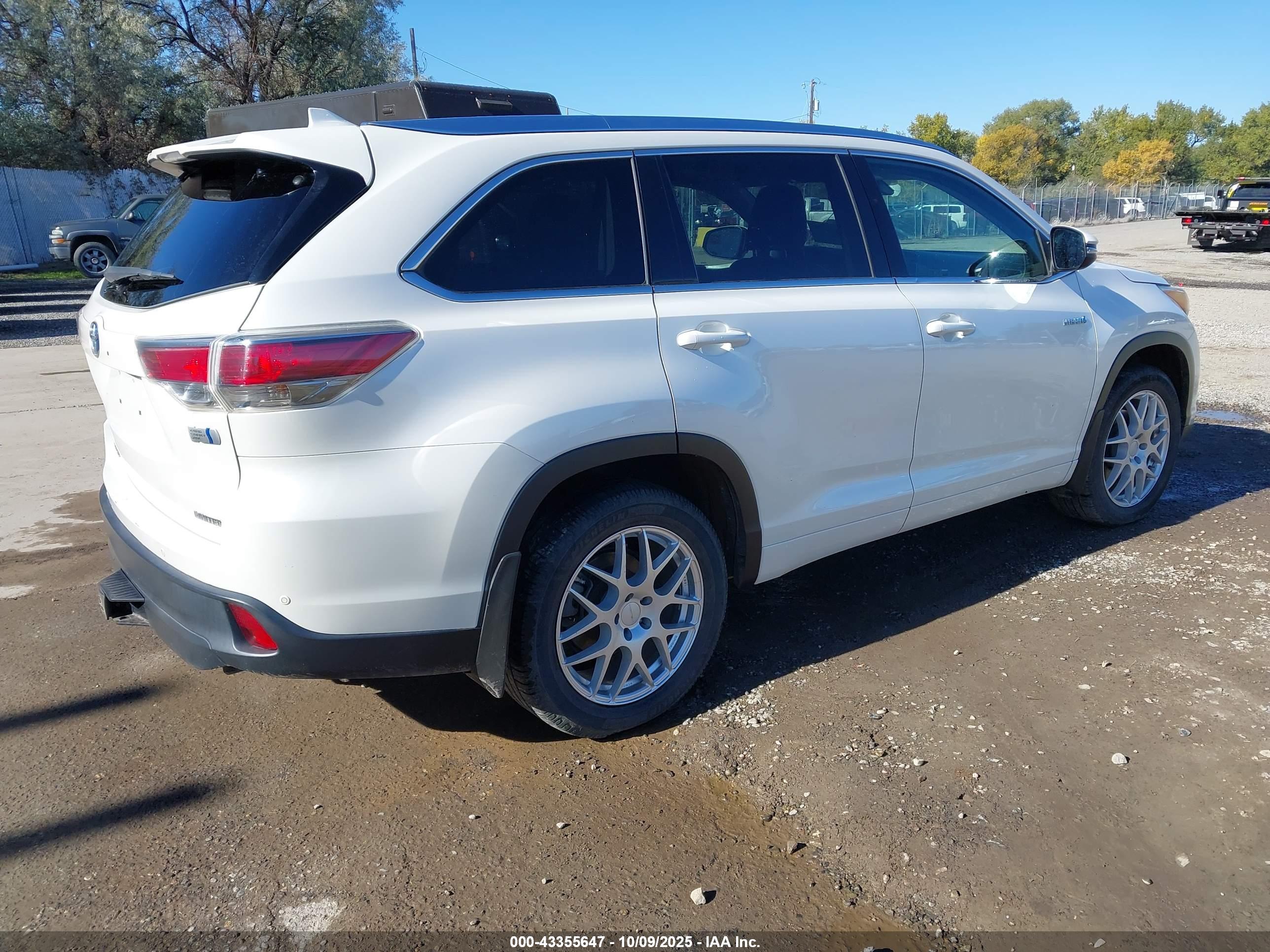 TOYOTA HIGHLANDER image 4