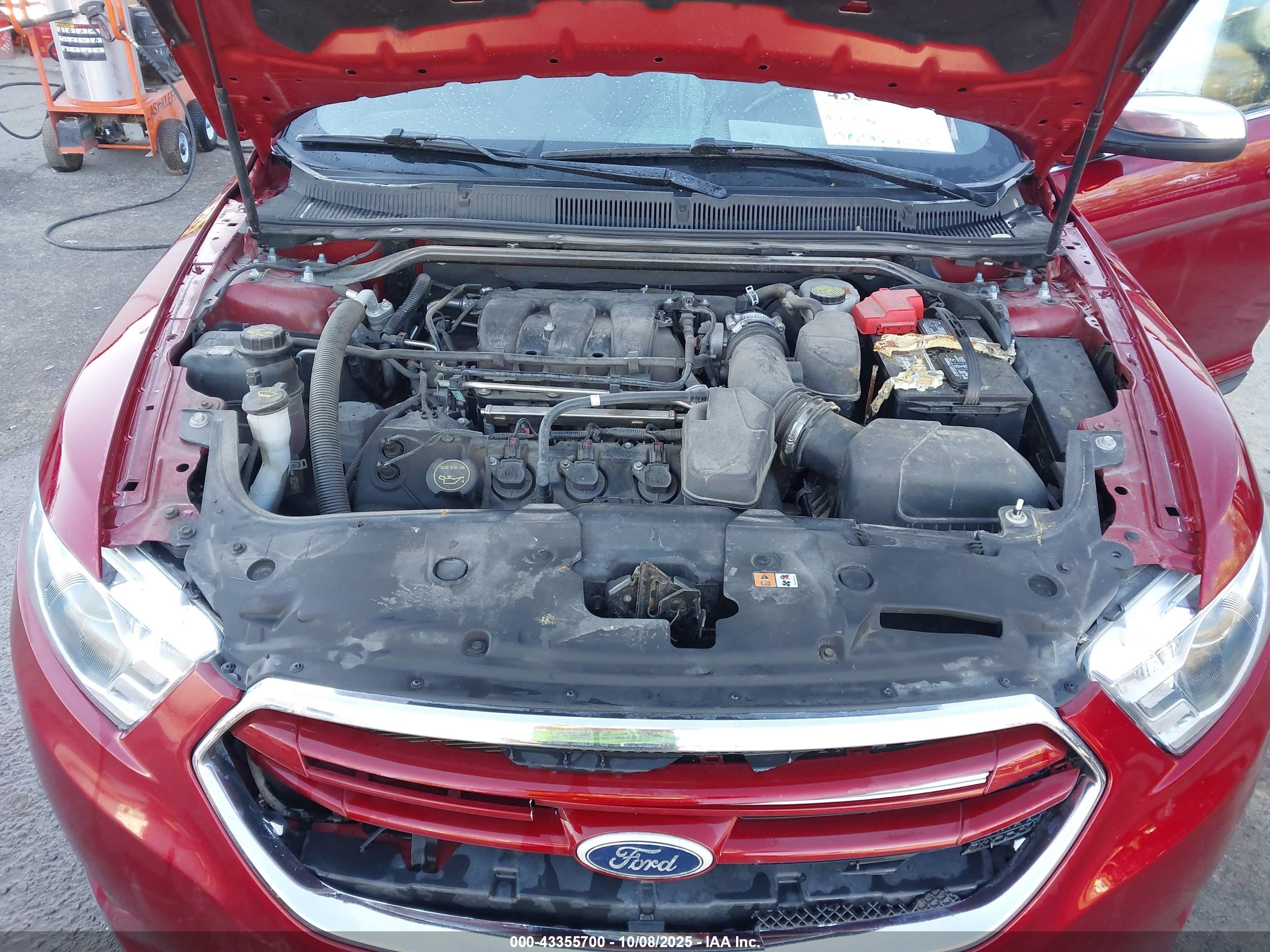 FORD TAURUS image 10