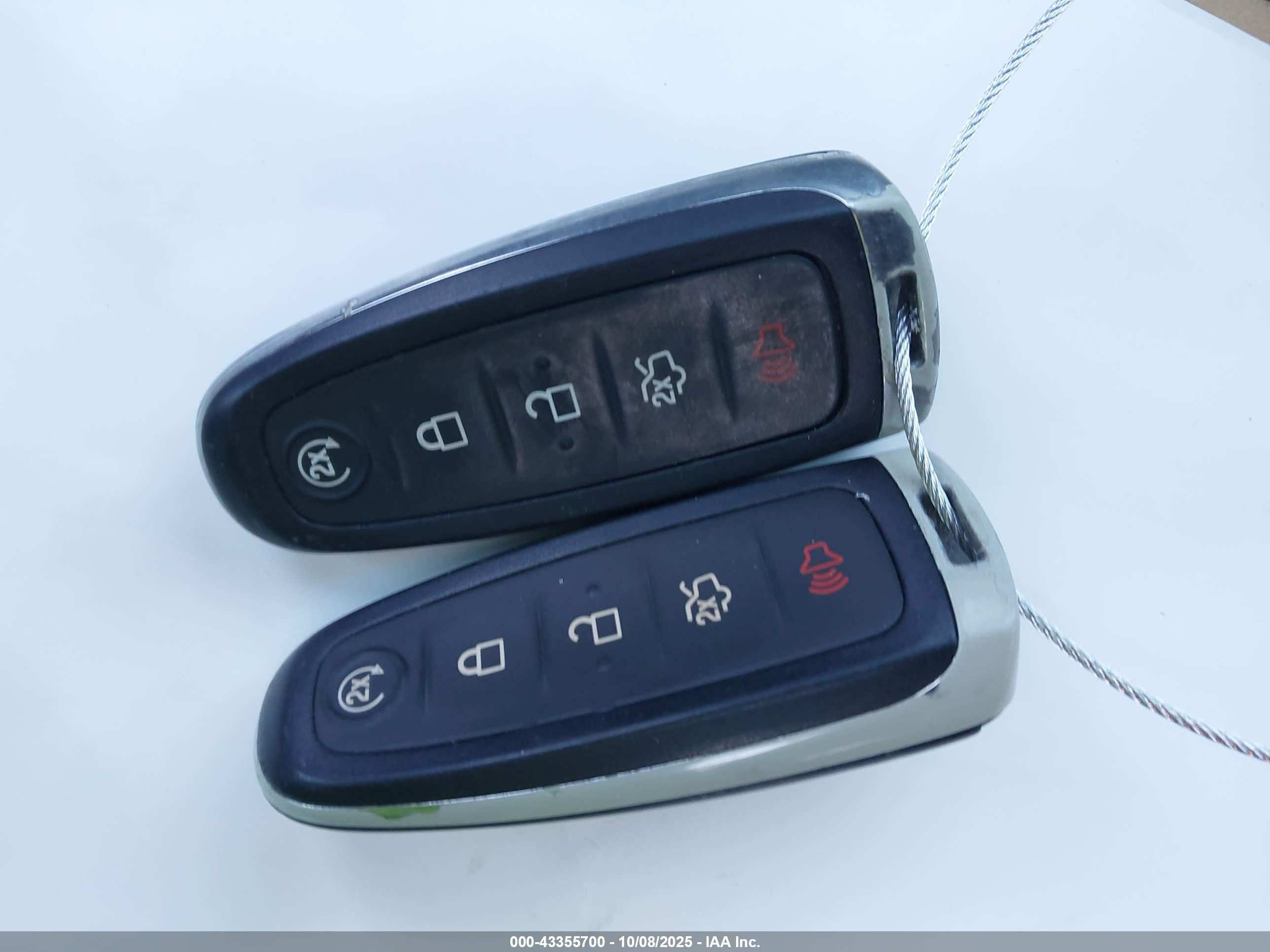 FORD TAURUS image 11