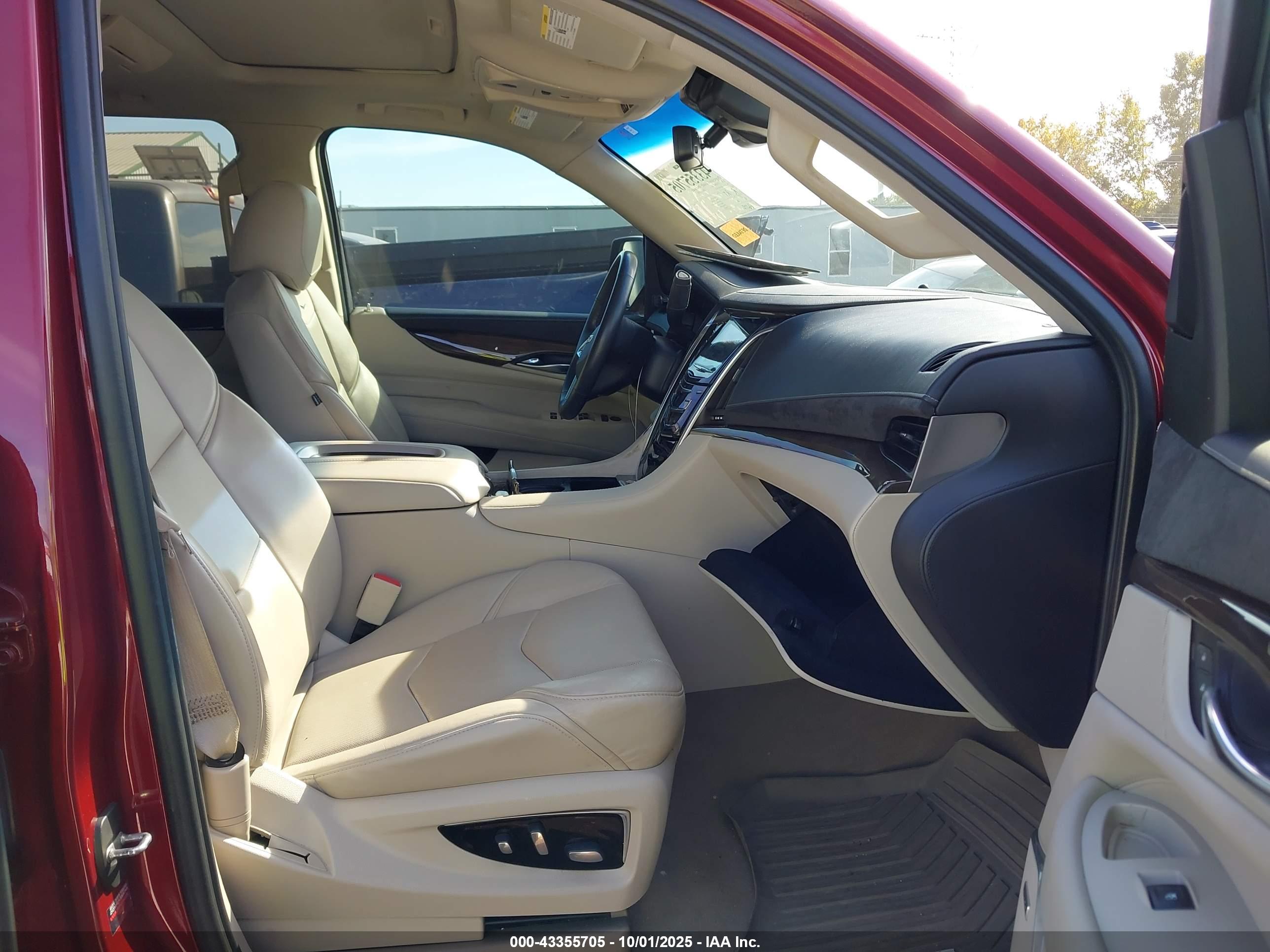 CADILLAC ESCALADE image 5