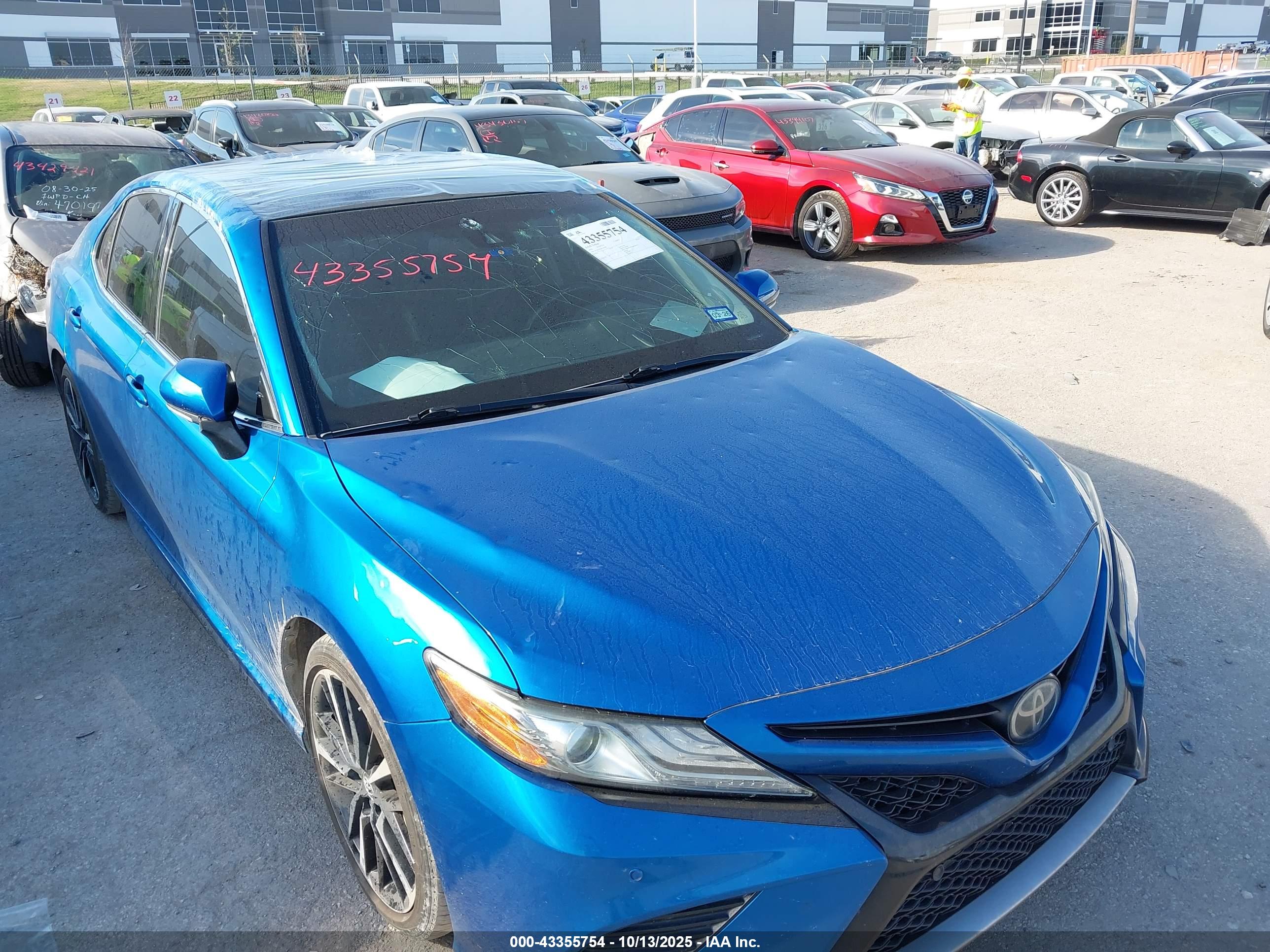 TOYOTA CAMRY image 6