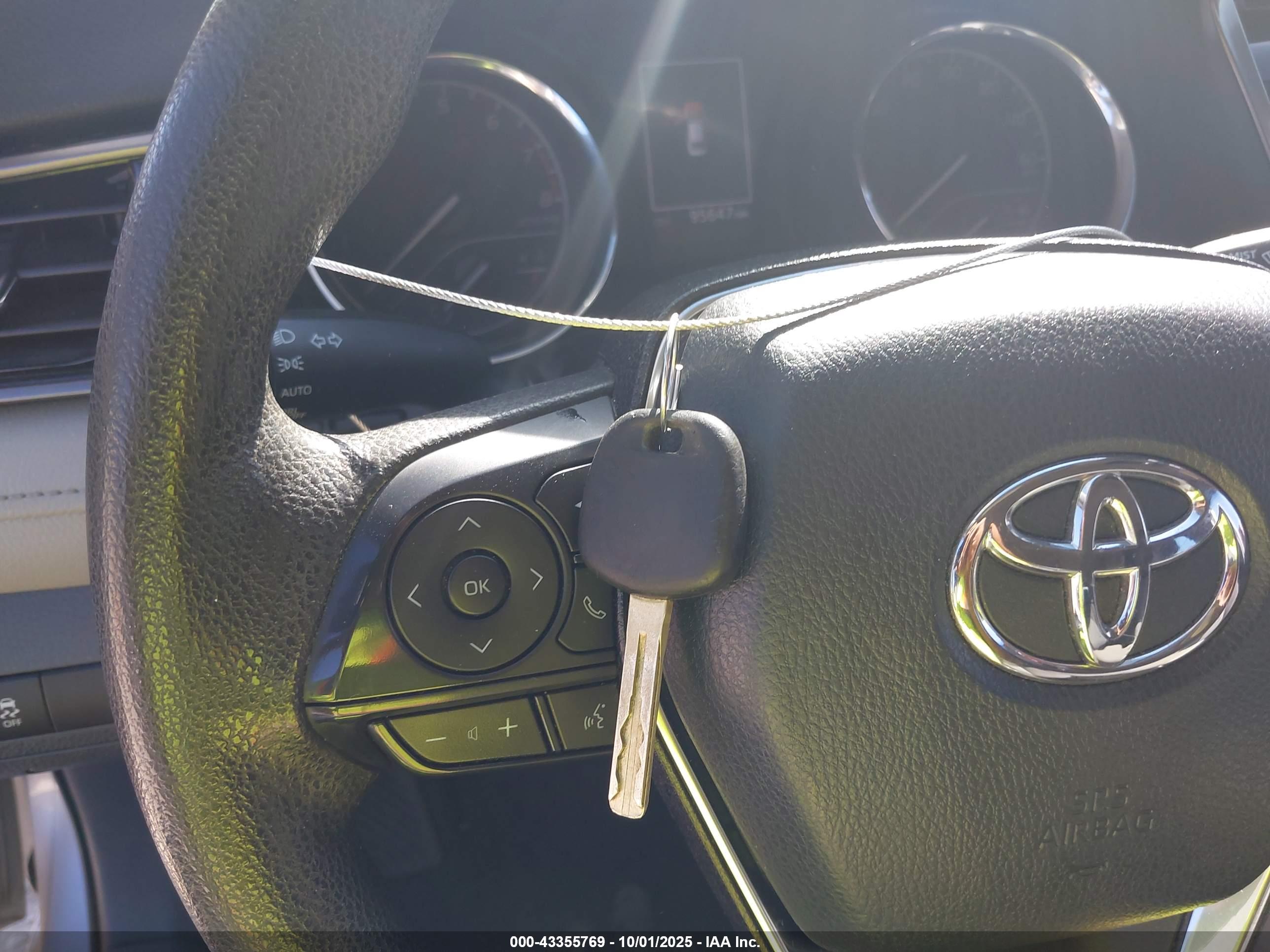 TOYOTA CAMRY image 11