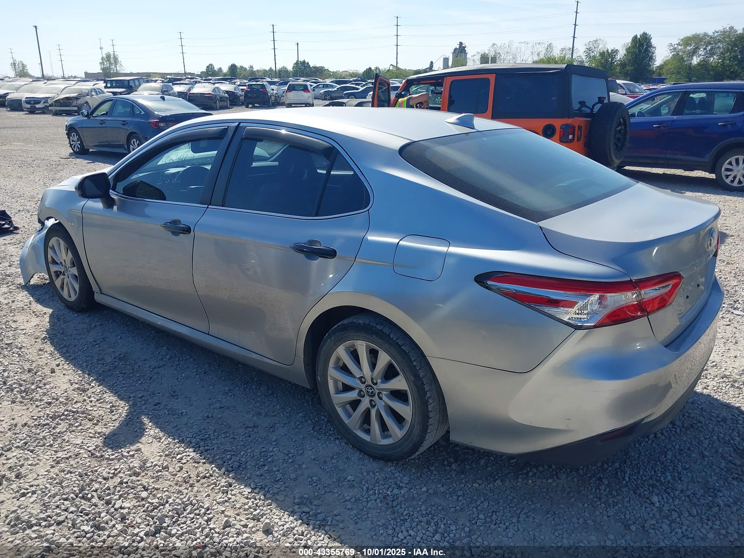TOYOTA CAMRY image 3