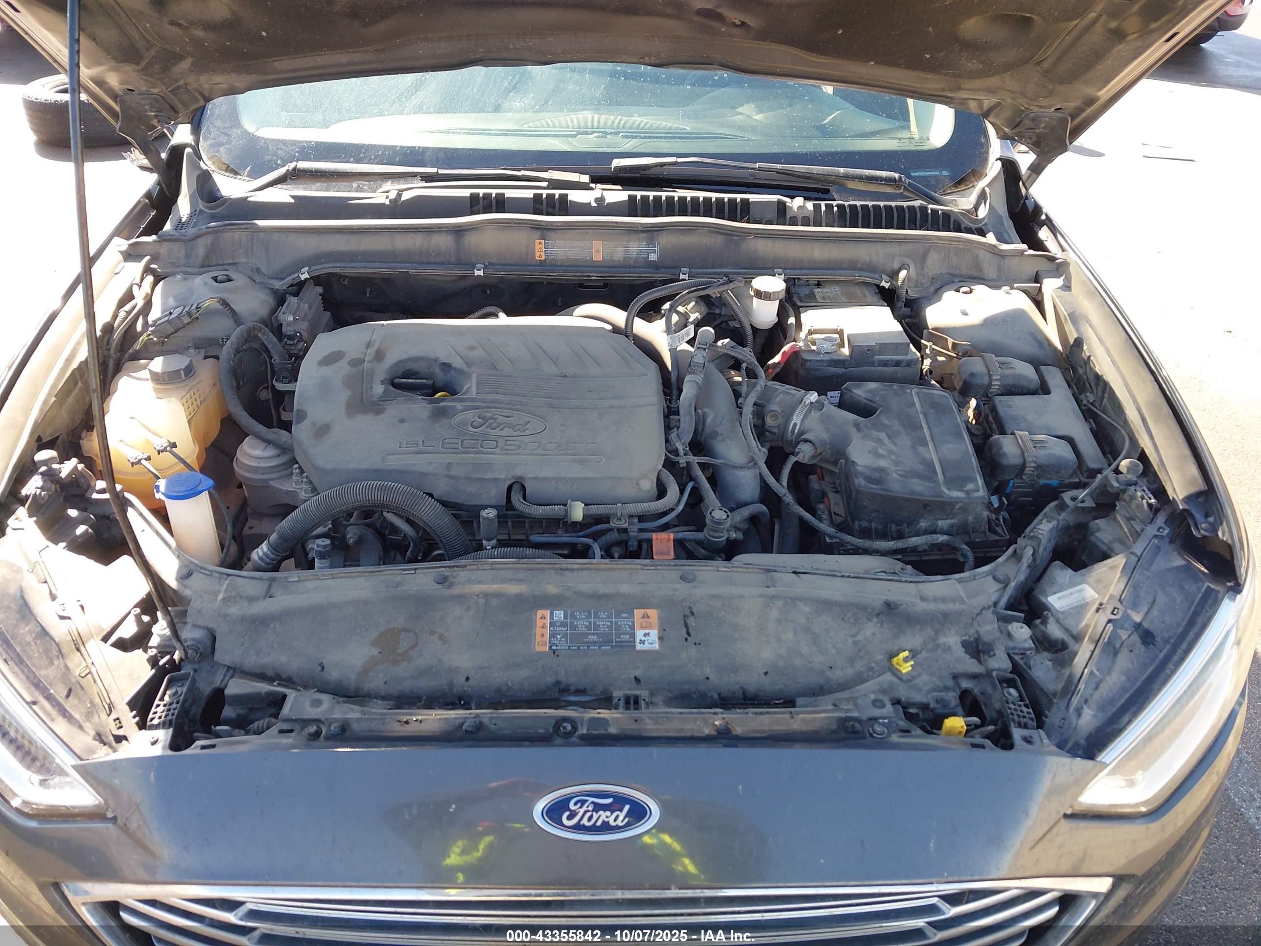FORD FUSION image 10