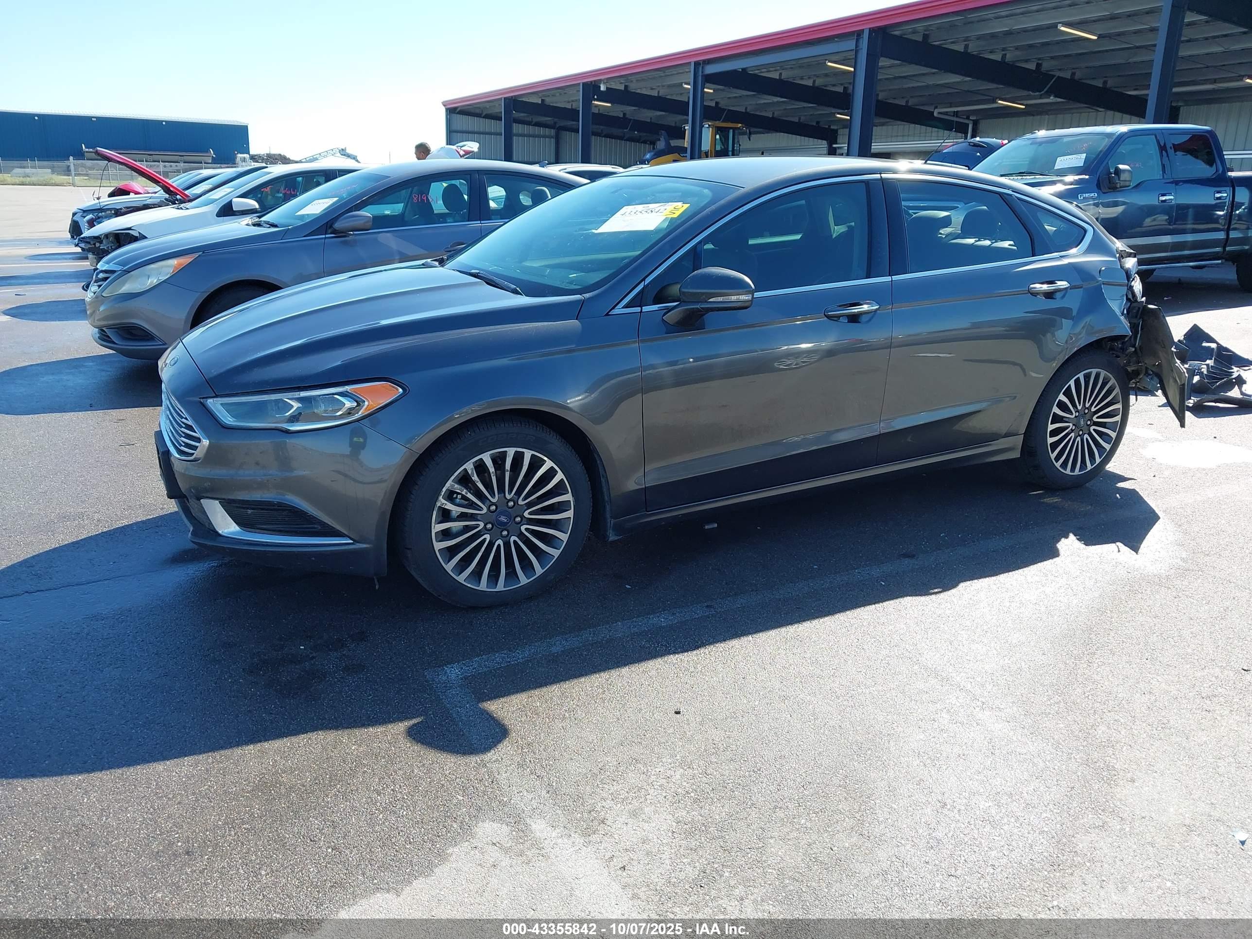 FORD FUSION image 2