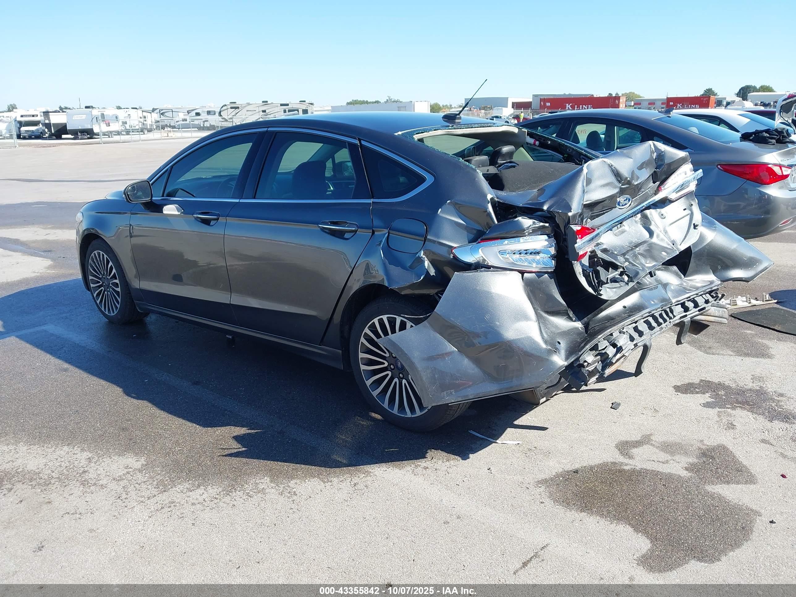 FORD FUSION image 3