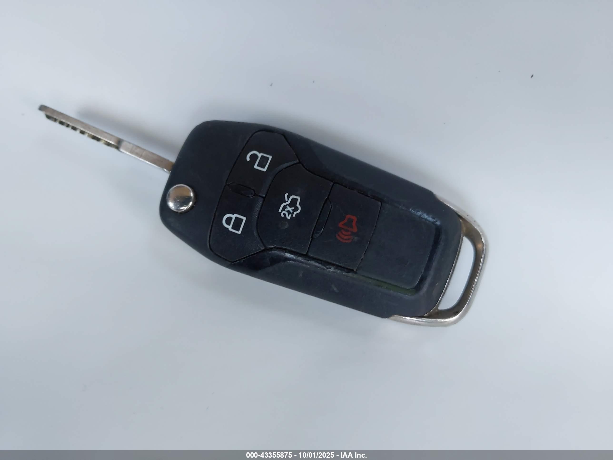 FORD FUSION image 11