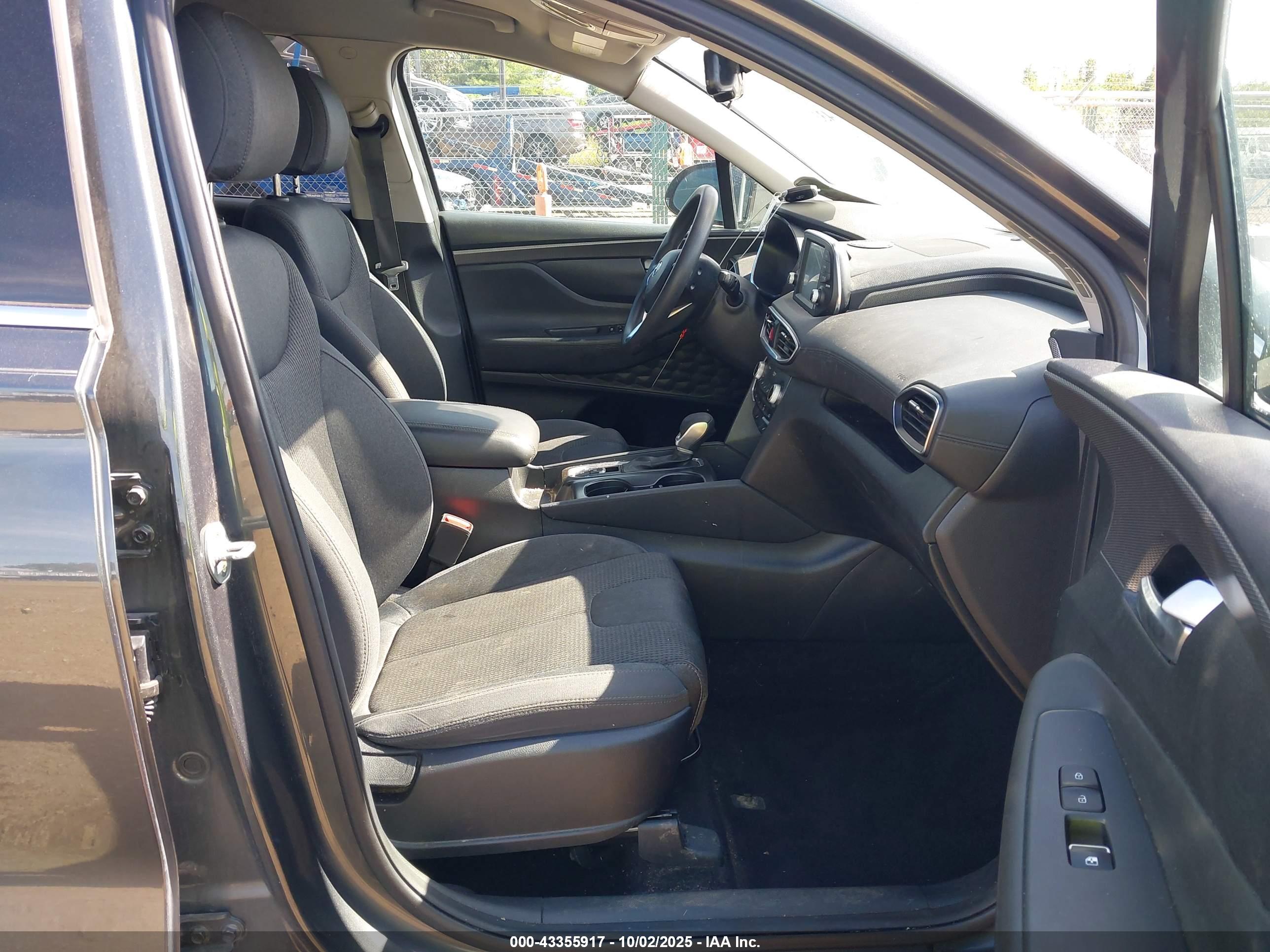 HYUNDAI SANTA image 5